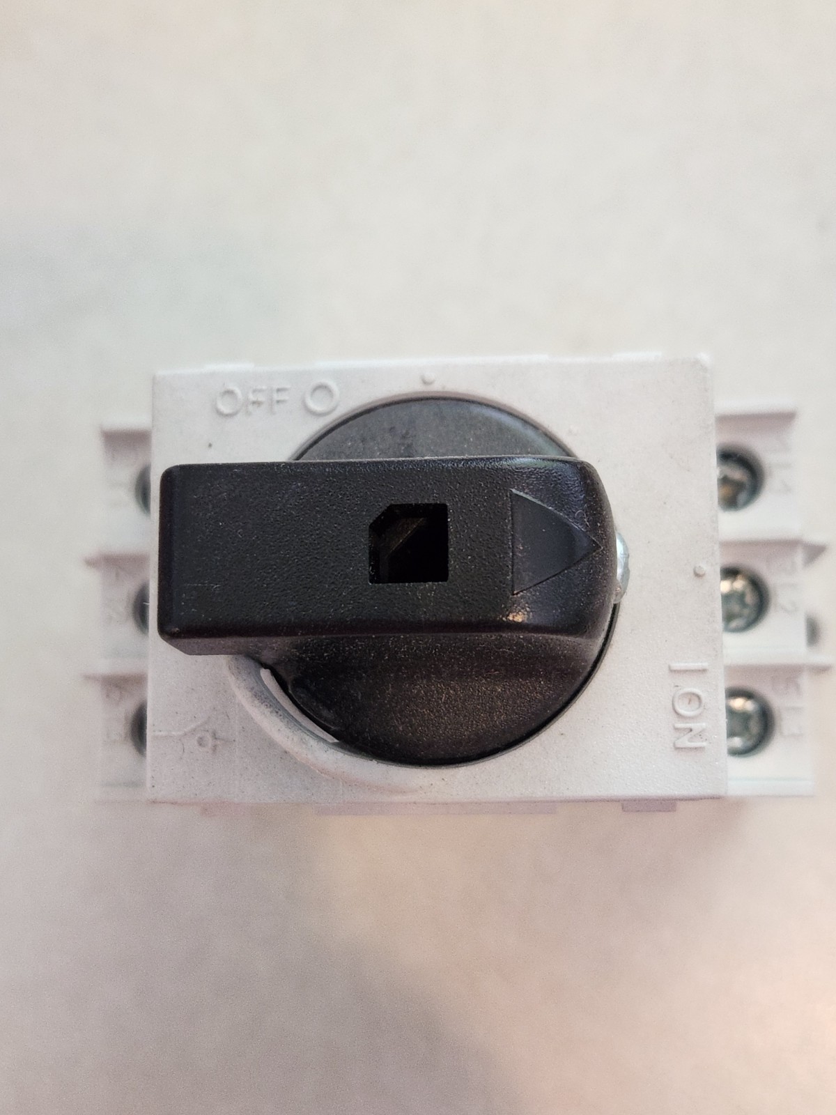 Technoelectric SD1-32A Disconnect Switch 600V – 3 Phase