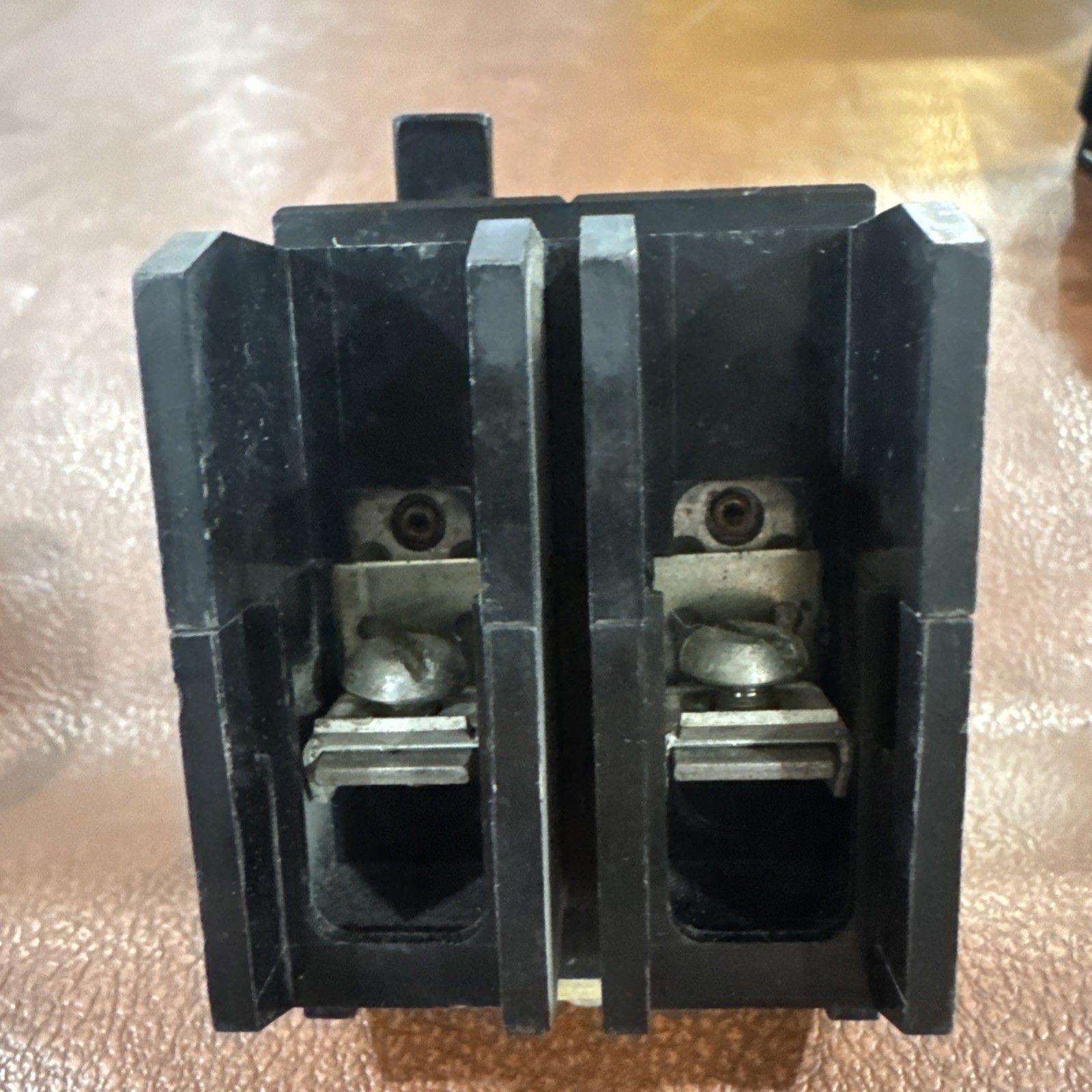 Westinghouse GHB2020 20A 2P Circuit Breaker 277/480 VAC GHB 20 Amp 2 Pole HACR
