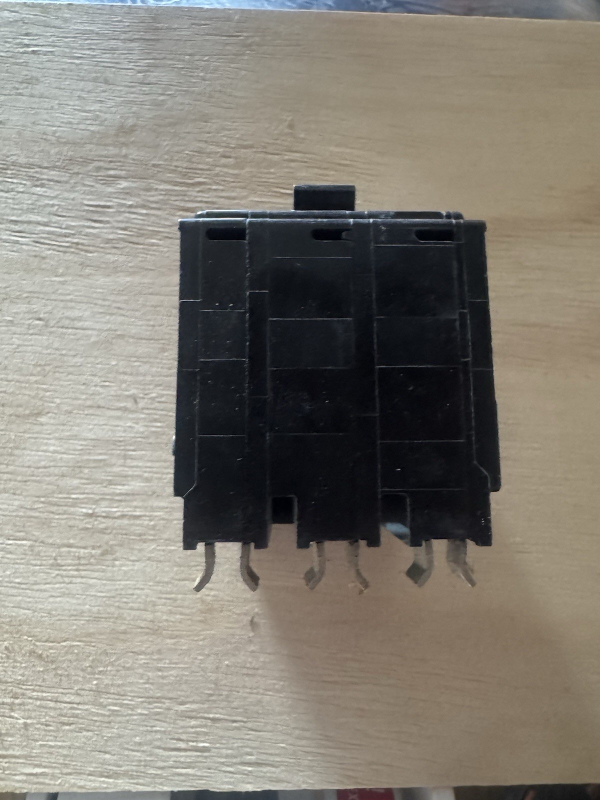 Square D 20A 2-Pole Circuit Breaker Plug-In 240V AC On/Off Box Lugs 14-8 AWG