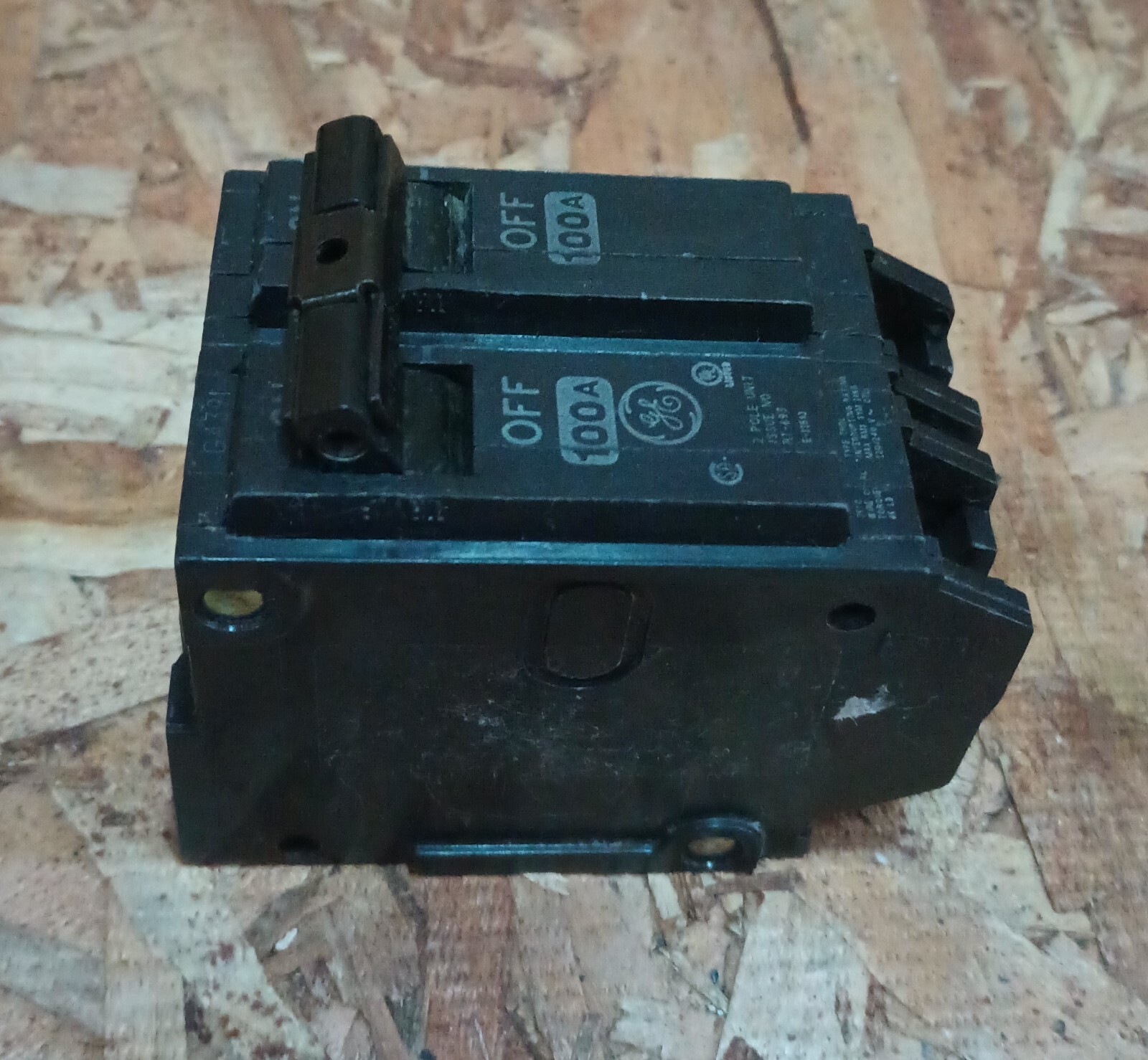 GE THQL21100 Circuit Breaker