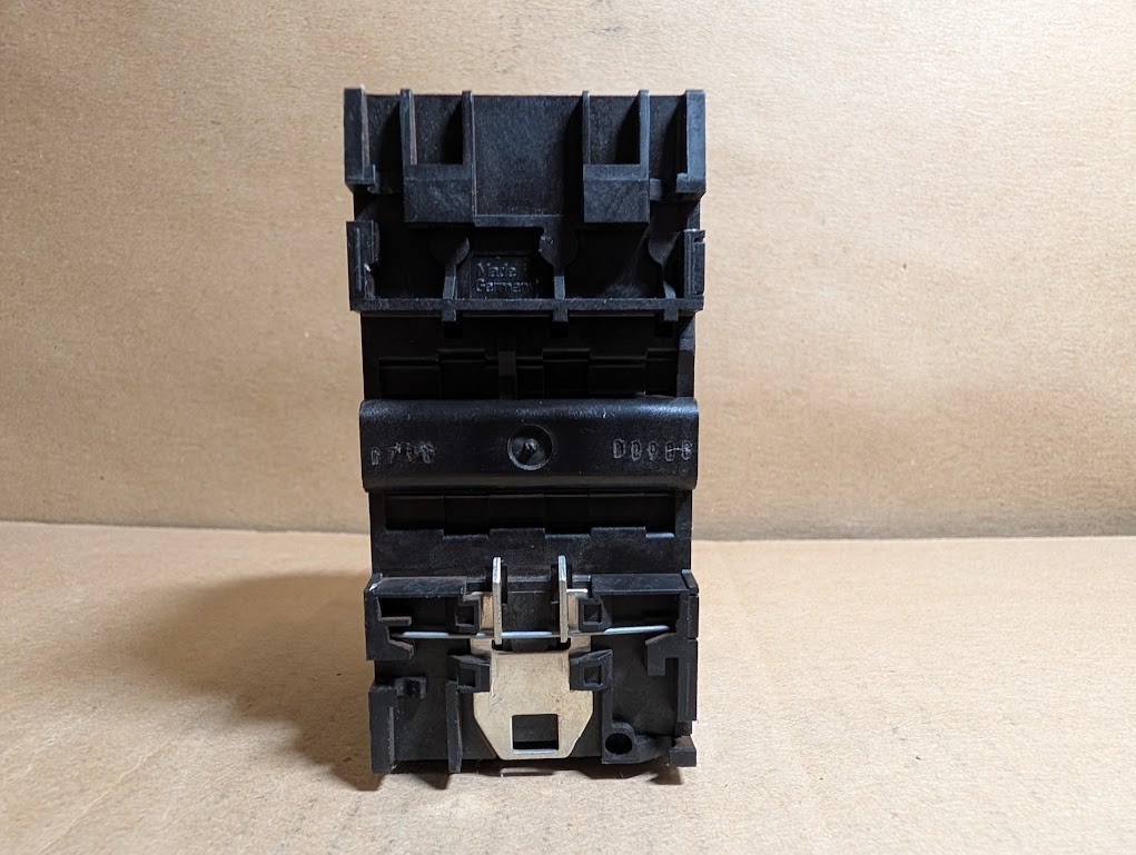 Moeller / Eaton PKZM0-1.6 Motor Protection Circuit Breaker, 1-1.6A, 3p (NewNB)