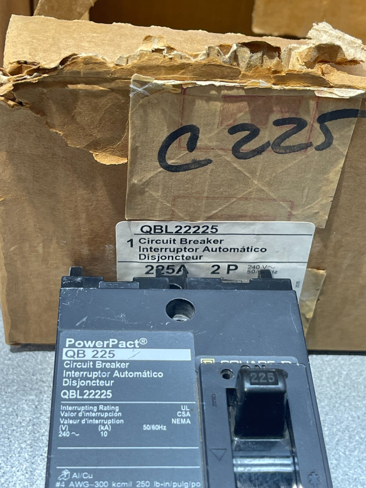 QBL22225 SQUARE D 2 POLE 225AMP 240V 10KA CIRCUIT BREAKER NEW