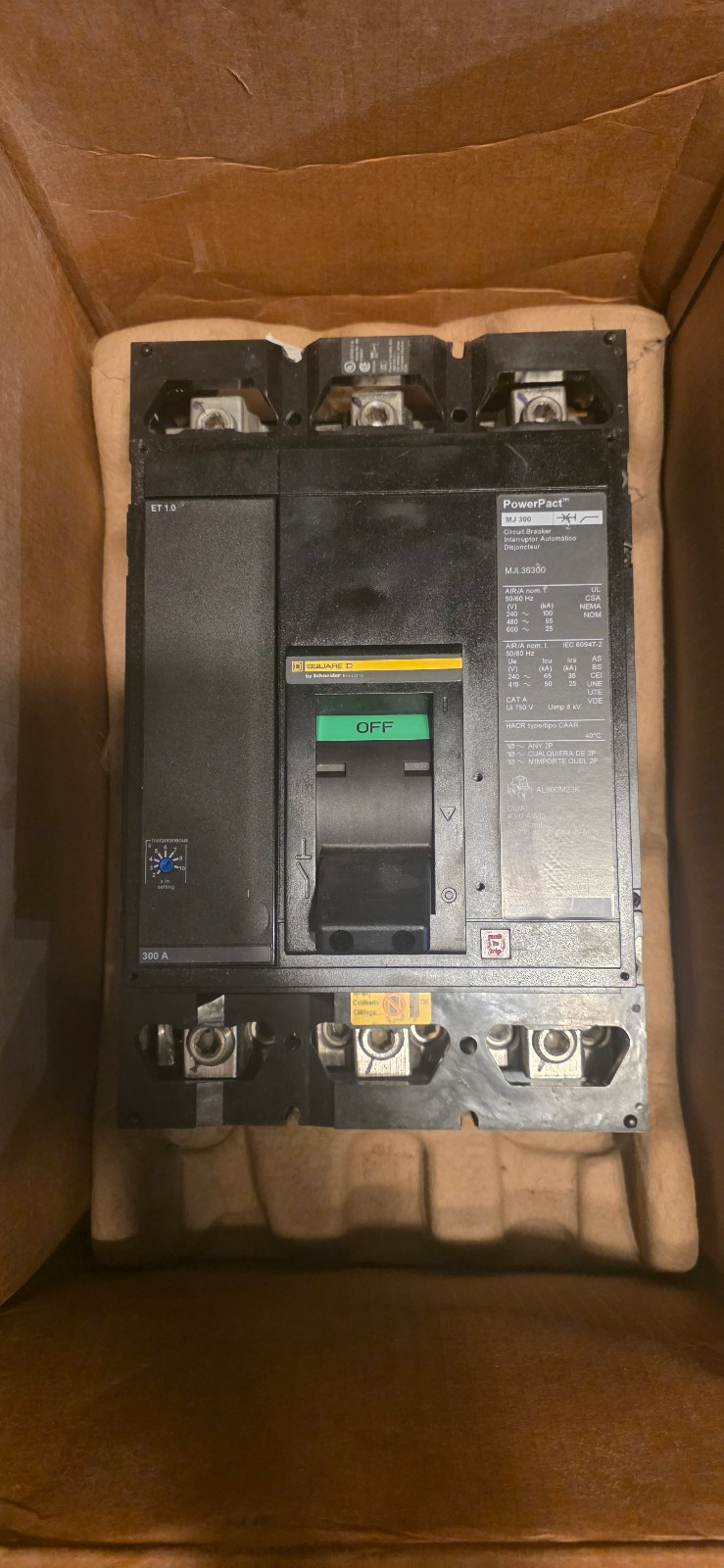 Circuit breaker, PowerPacT M, 400A, 3 pole, 600VAC, 25kA, lugs, ET 1.0, 80%