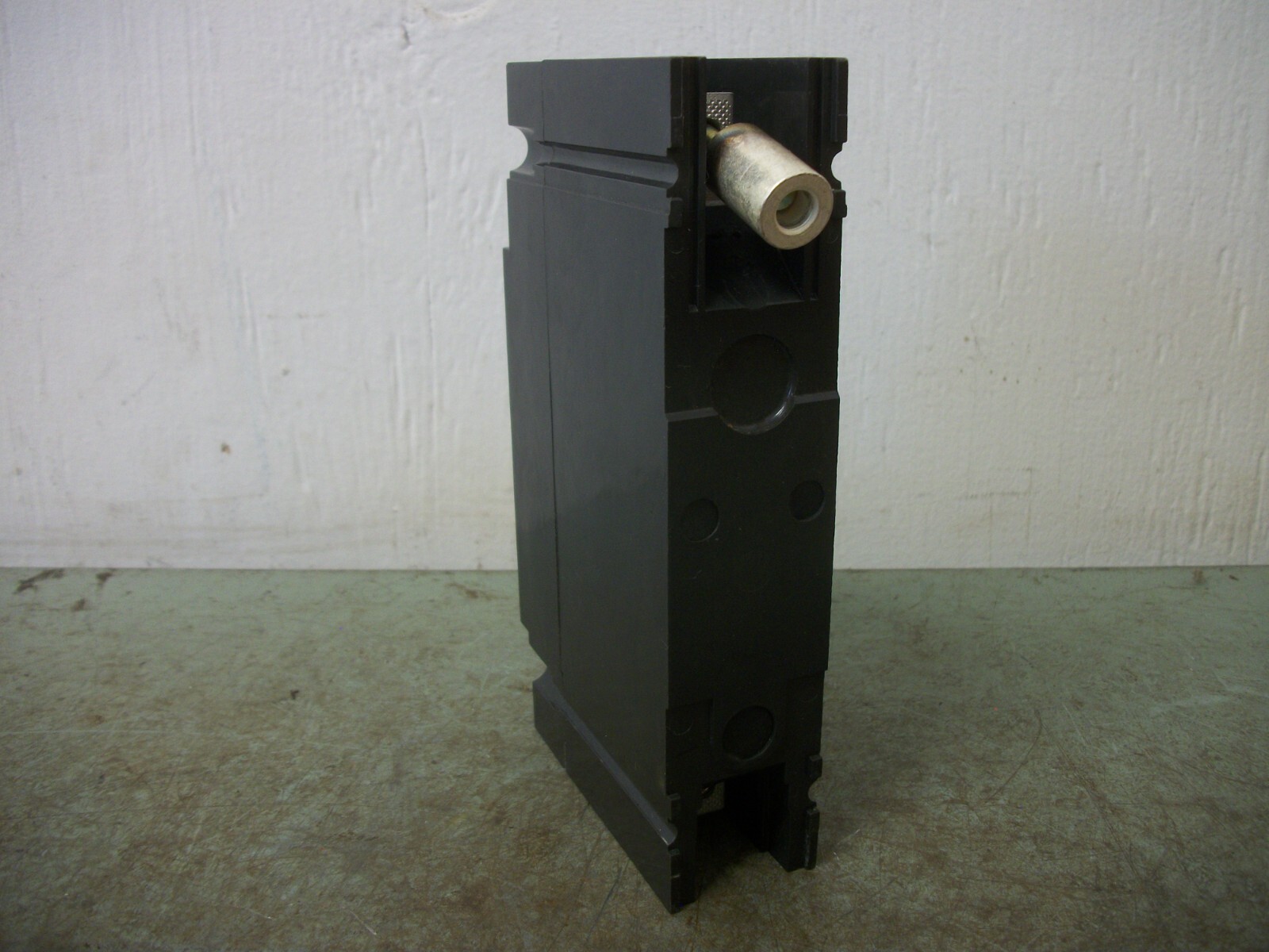 GE TED CIRCUIT BREAKER TED113020 20AMP 277VOLT 1POLE GRAY HANDLE