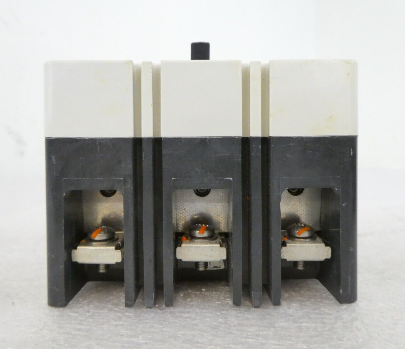 Cutler-Hammer FD3015L FDB3040WL11 3-Pole Circuit Breaker FDB 14k Lot of 4