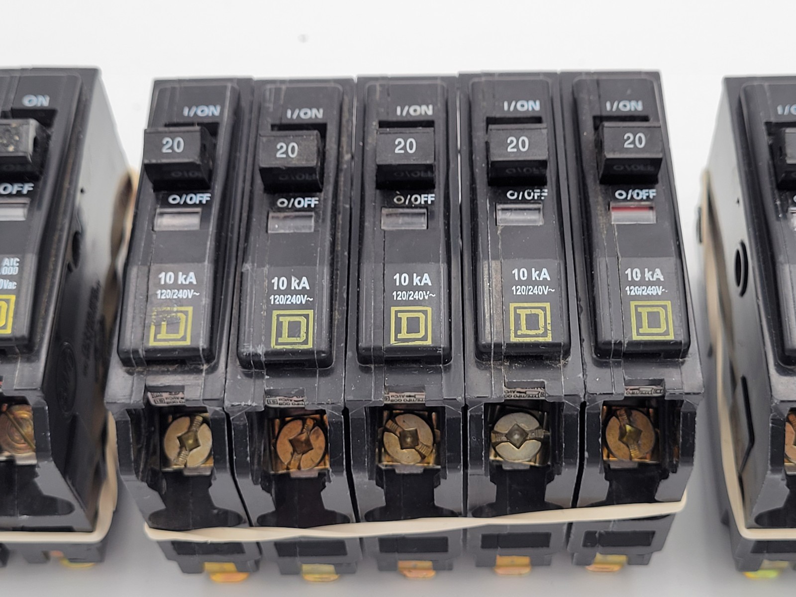 Square D QOB120 20A 1-Pole Bolt On Circuit Breakers Type QOB (Lot of 5) USED