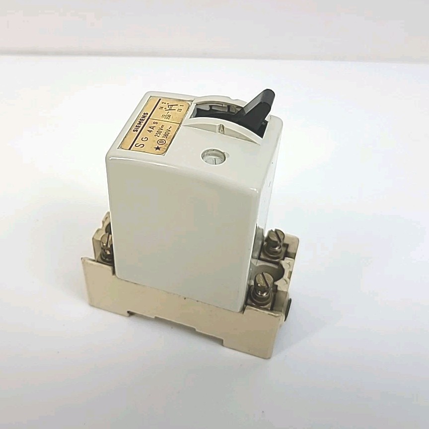 Siemens SG 4A 250VDC 380VAC Circuit Breaker