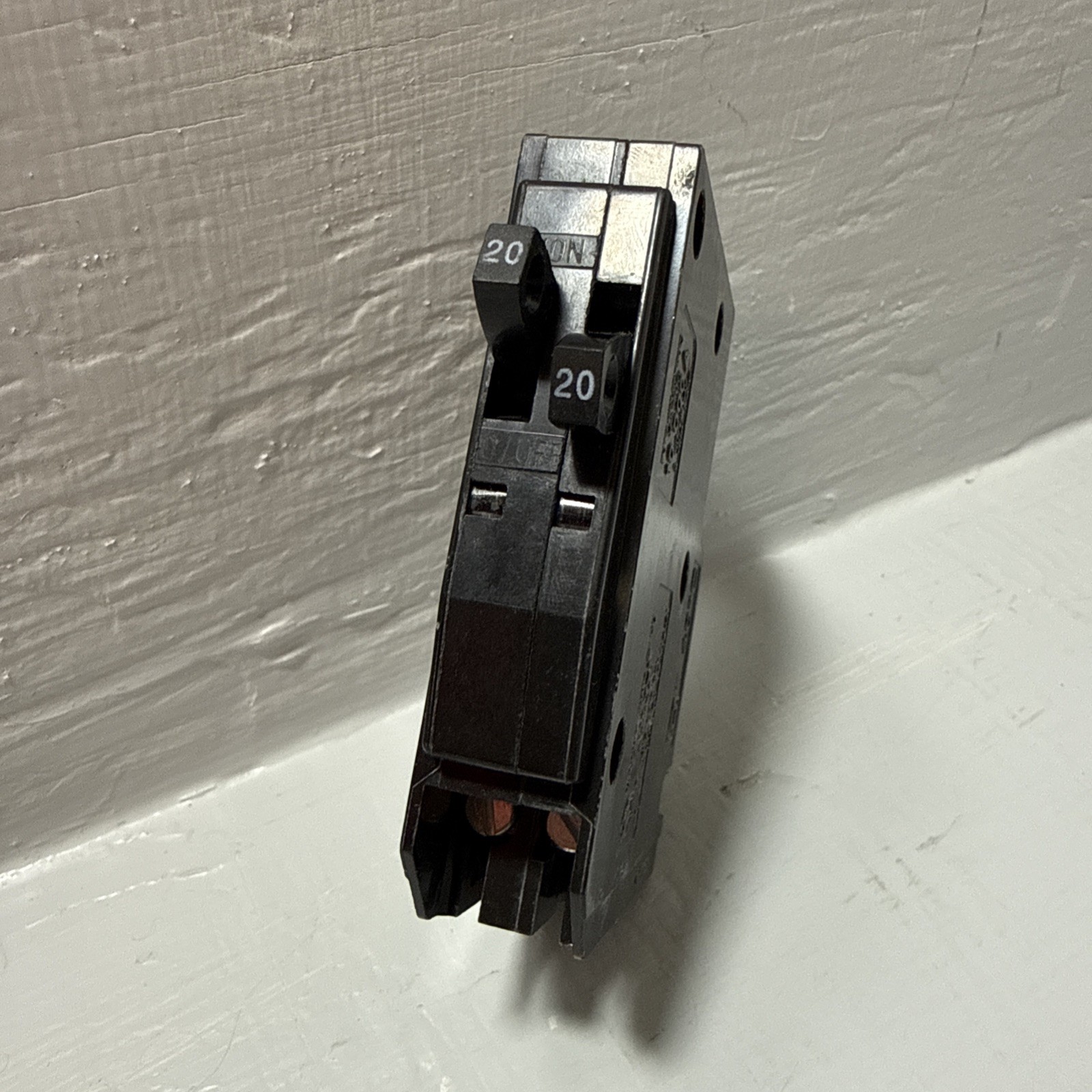 Square D QOT2020 Twin Tandem Breaker 20 Amp QO 2020 120/240V NO HOOK Plug In 20A