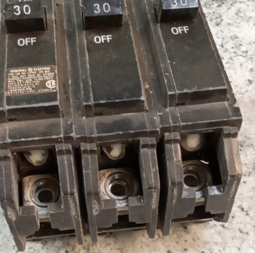 GE/BREAKER/ THQL32030/ 30A/ 3 P/THQL/ GROVE/MISS HAND& SCREW/USE(L167