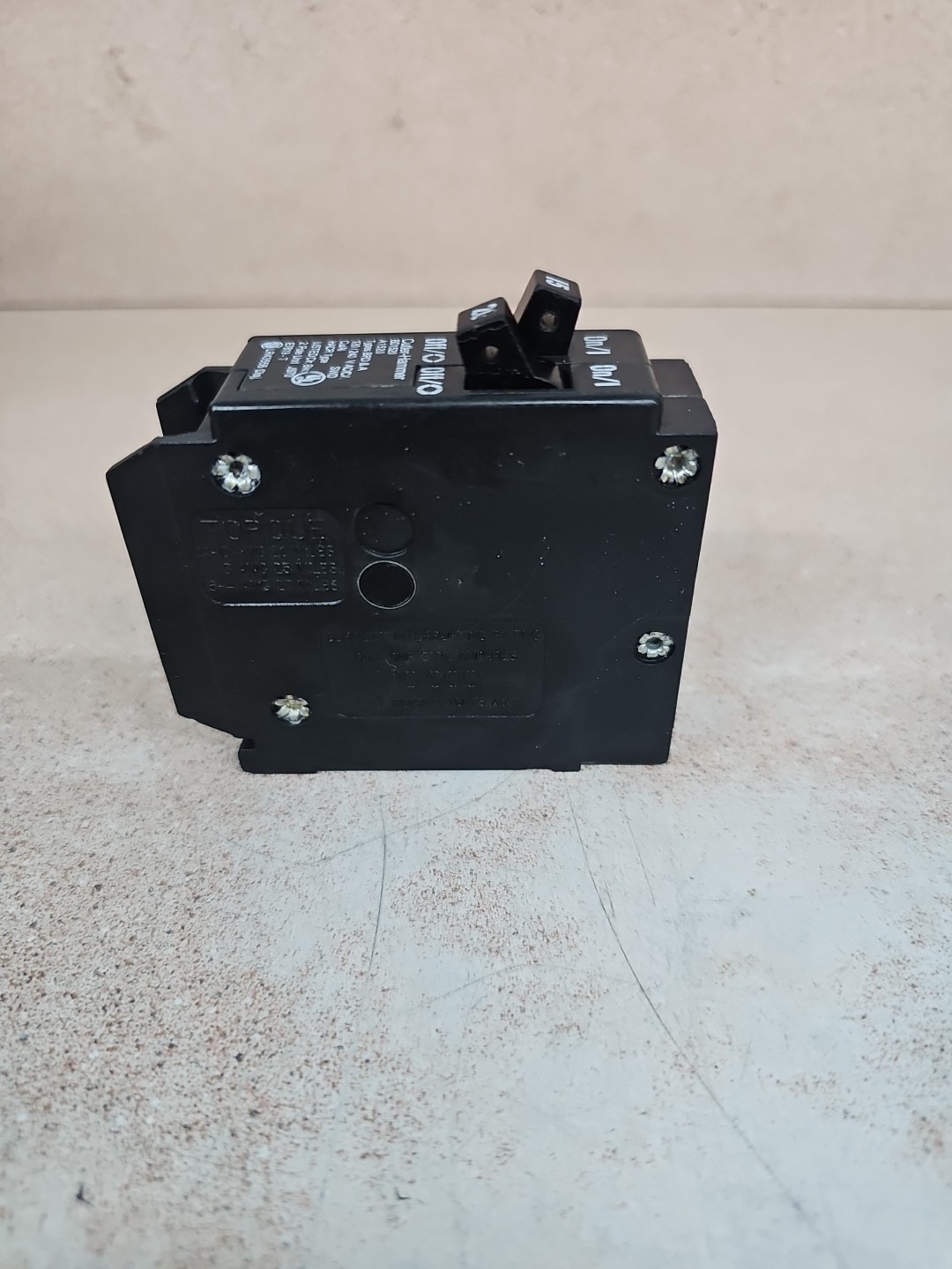 BD1520 A1520 Cutler-Hammer 20 Amp Circuit Breaker
