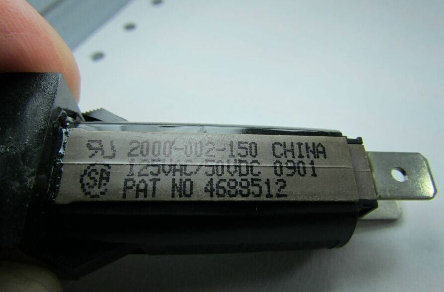 Lot 2 Panel Mount 15A 125VAC Thermal Circuit Breakers, Cutoff, 2000-002-150 New