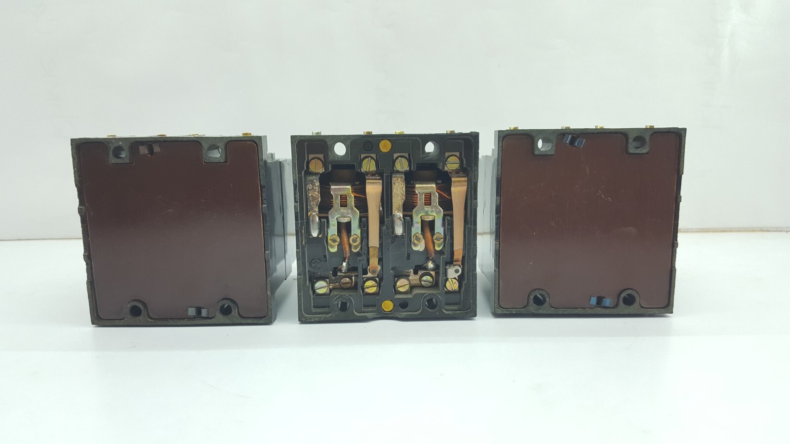 3PCS STOTZ-KONTAKT S202-L 2 AMPS MINIATURE CIRCUIT BREAKER 250-380 / TESTED OK