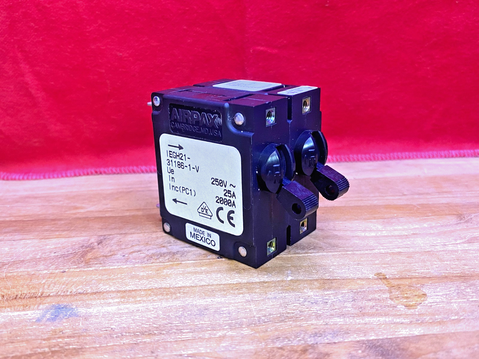 AIRPAX IEGH21-31186-1-V CIRCUIT BREAKER 25A