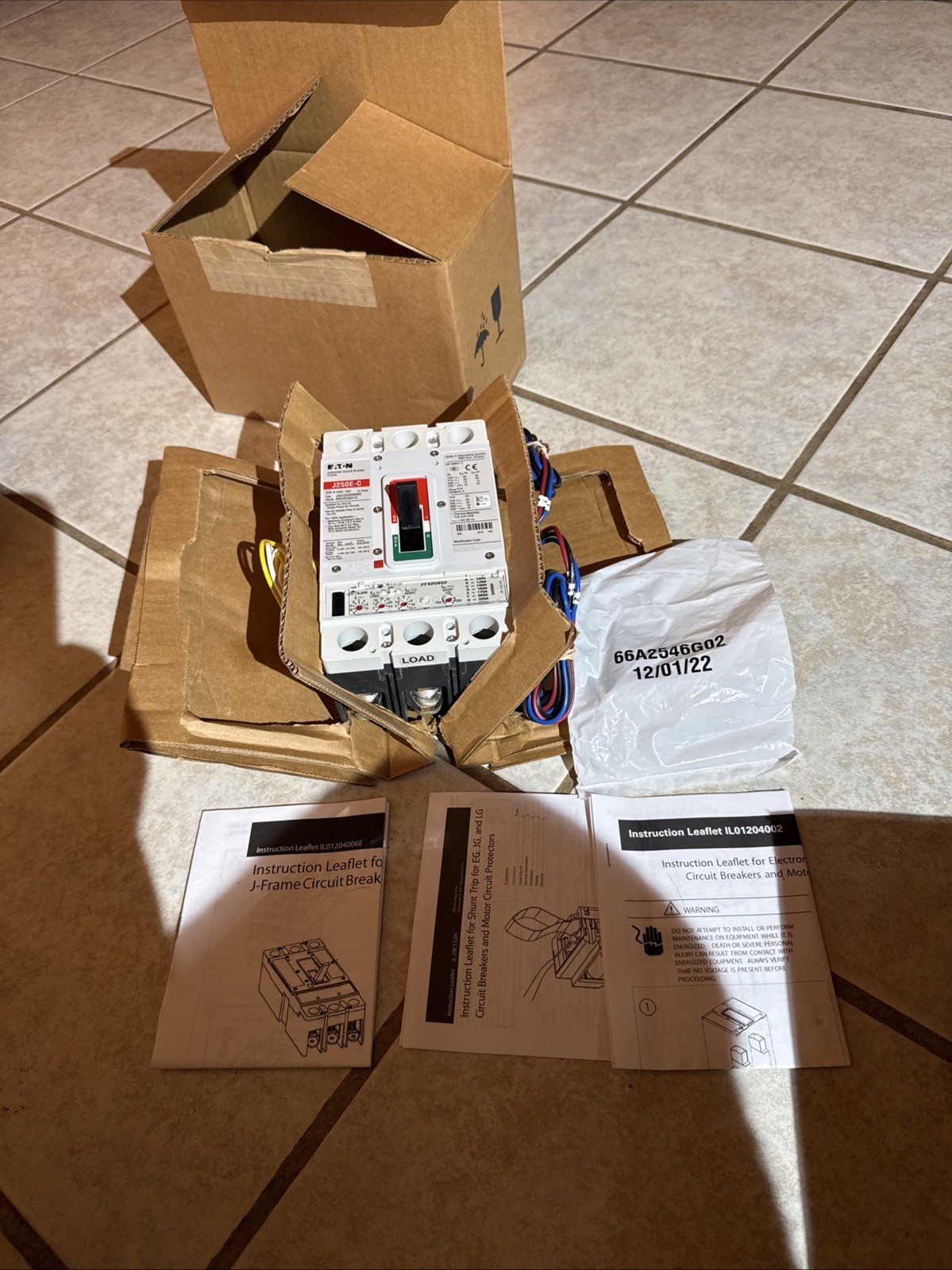 Eaton Generac J250E-C 0H9318EHCN Breaker JT325032 Trip JGE3250NNWC New in Box