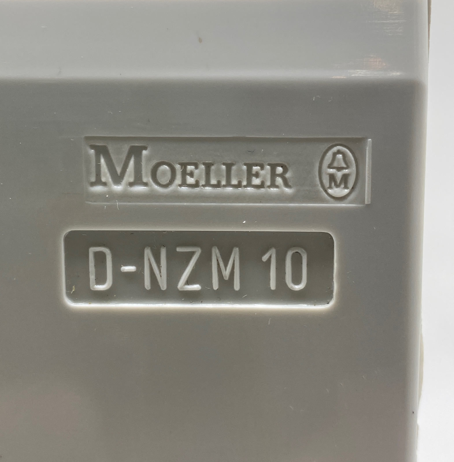 Moeller NZM 10-630 N Circuit Breaker, 600V 630Amp