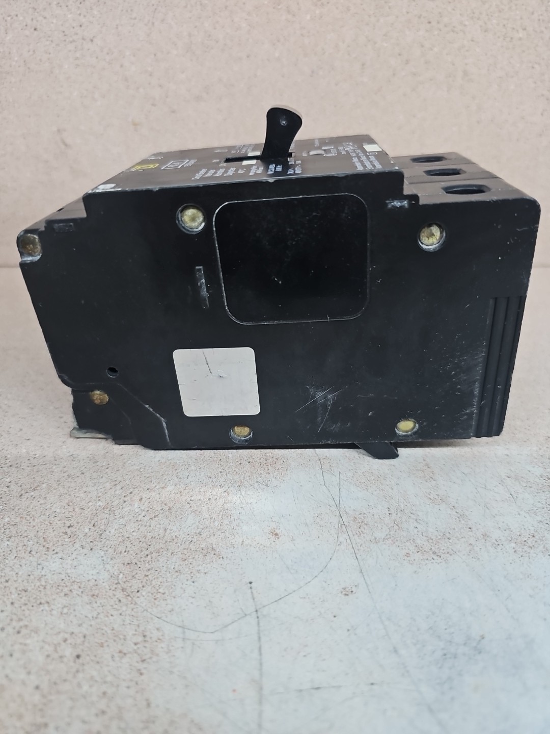 Square D EDB34060 60 Amp 3 Pole 277/480V EDB Circuit Breaker Bolt on See pics