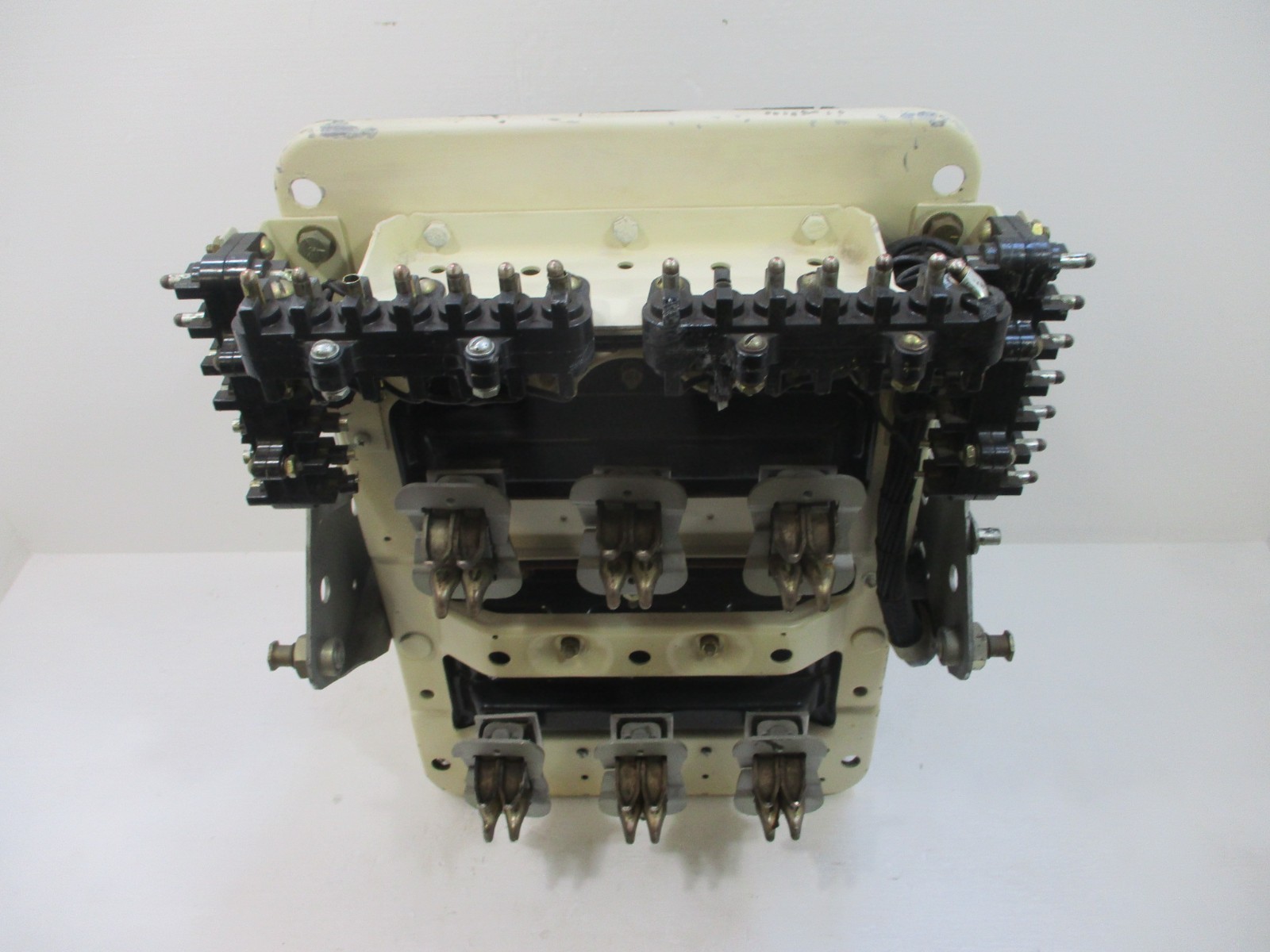 GE AK-2A-25-1 600 Amp Motor Operated Air Breaker 600A 600V LI Versa-Trip Unit