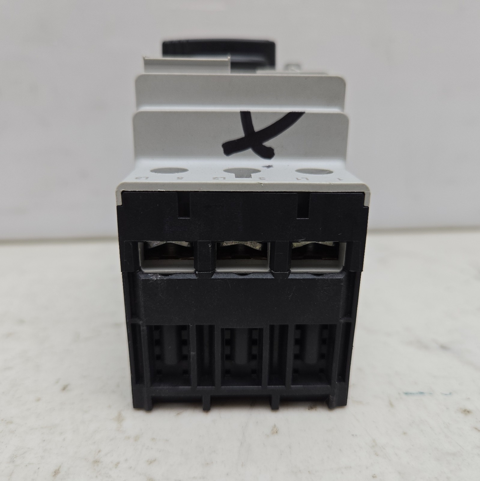 Allen Bradley 140M-C2E-B25 Motor Protection Circuit Breaker 32A 1.6-2.5A Ser D
