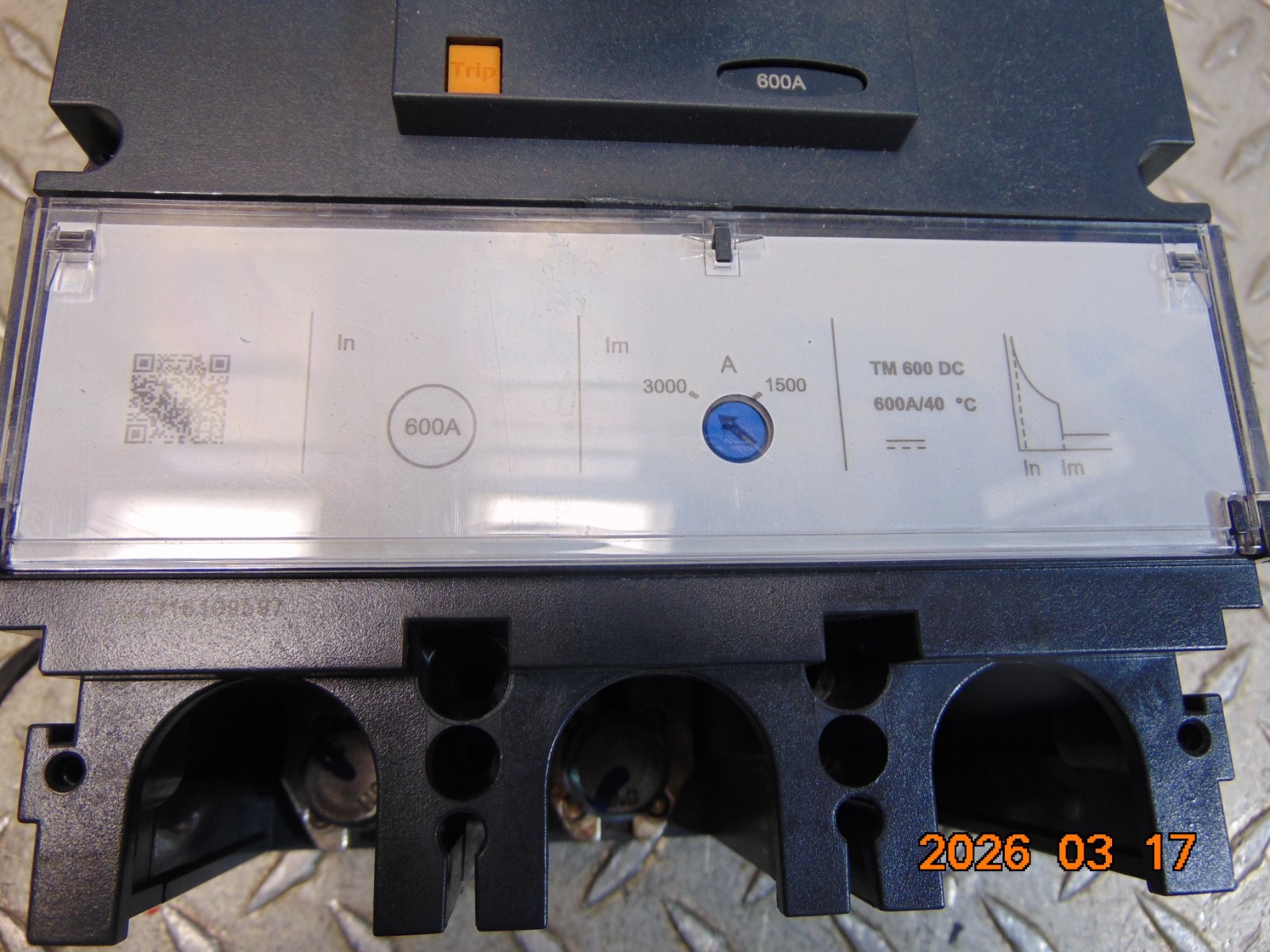 SQUARE D SCHNEIDER LLF37060D33 LL1200 POWERPACT 600A CIRCUIT BREAKER w 600A TRIP