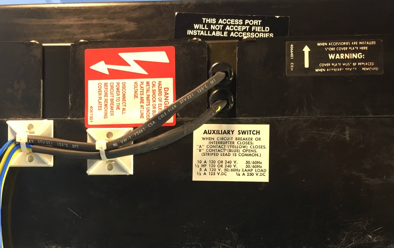 Square D PCF362500DC1680 2500A DC Circuit Breaker w Aux & UVR PCF362500 2500 Amp