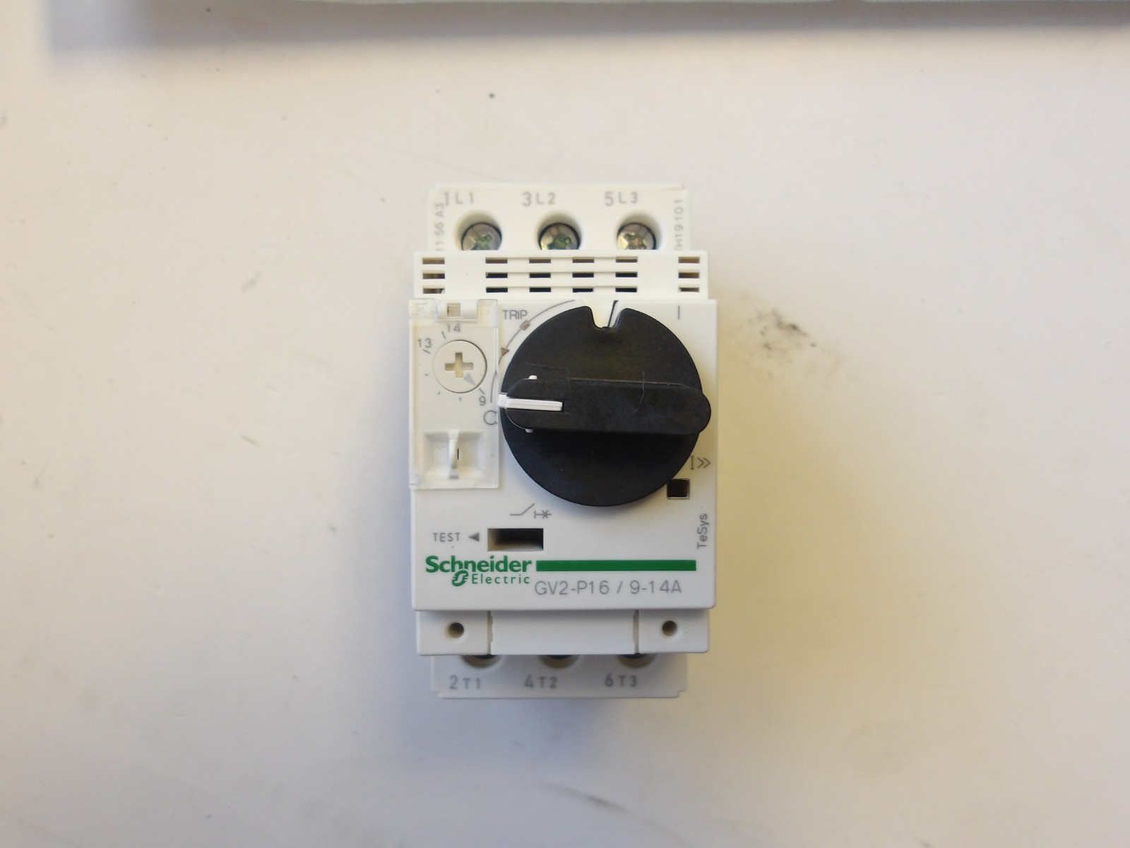 SCHNEIDER ELECTRIC P/N:GV2P16 MOTOR CIRCUIT BREAKER 3POLE 9-14A THERMAL MAGNETIC