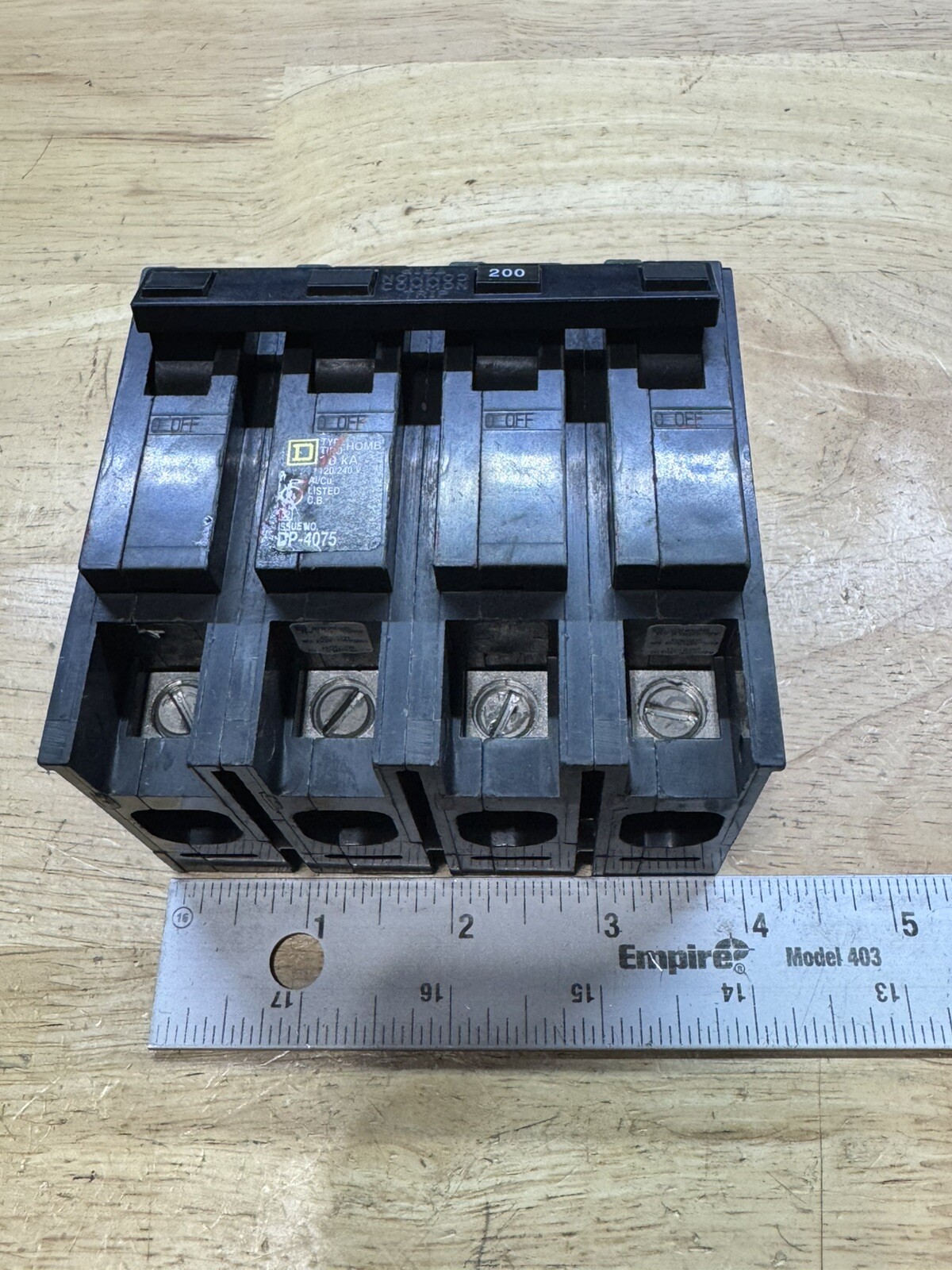Square D HOM2200 2 Pole 200 Amp 240V Circuit Breaker Fully Functional Tested