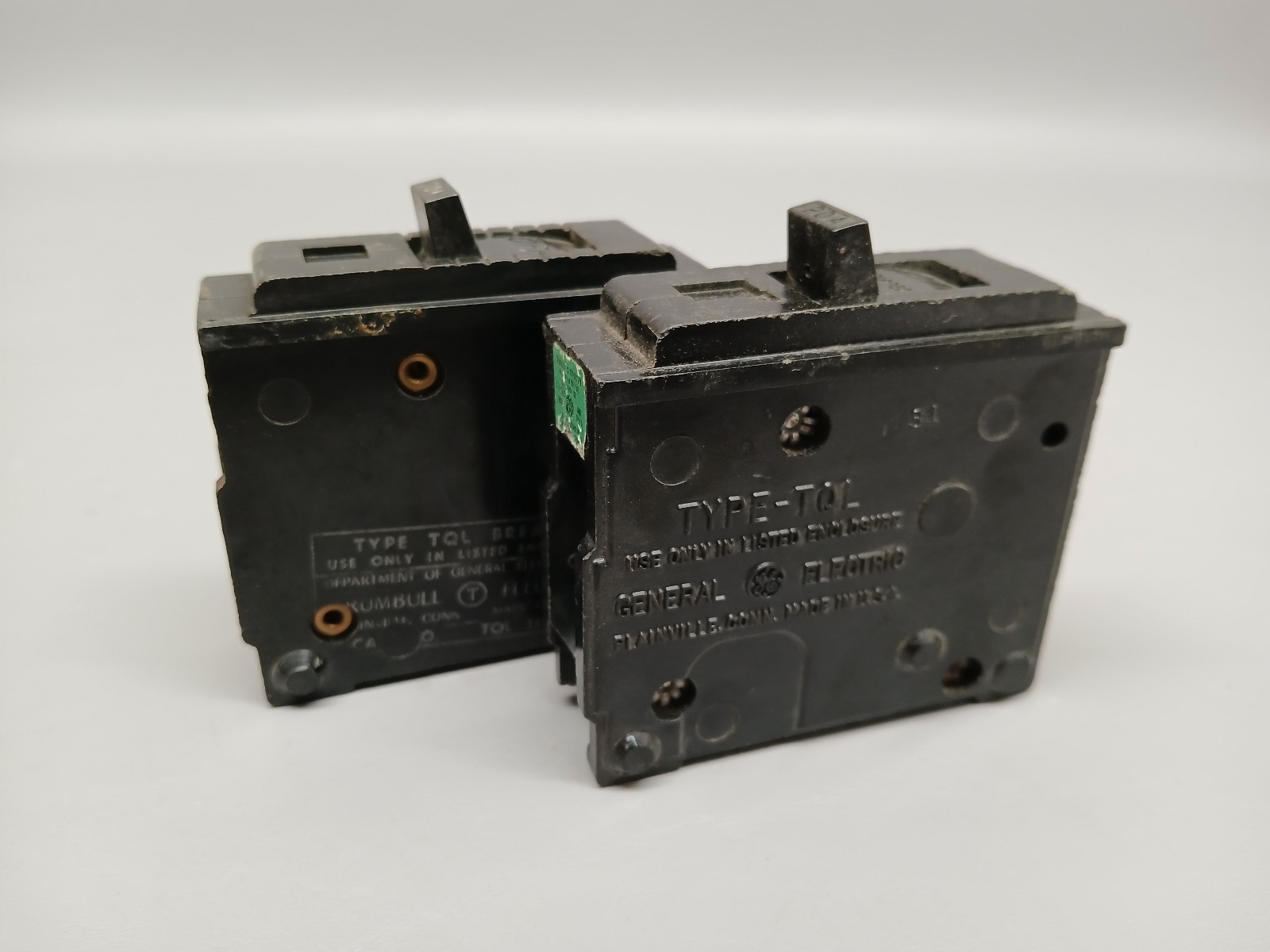 GE TQL1120 Single Pole 120/240 Volt 20 Amp Plug-In Circuit Breaker lot of 2