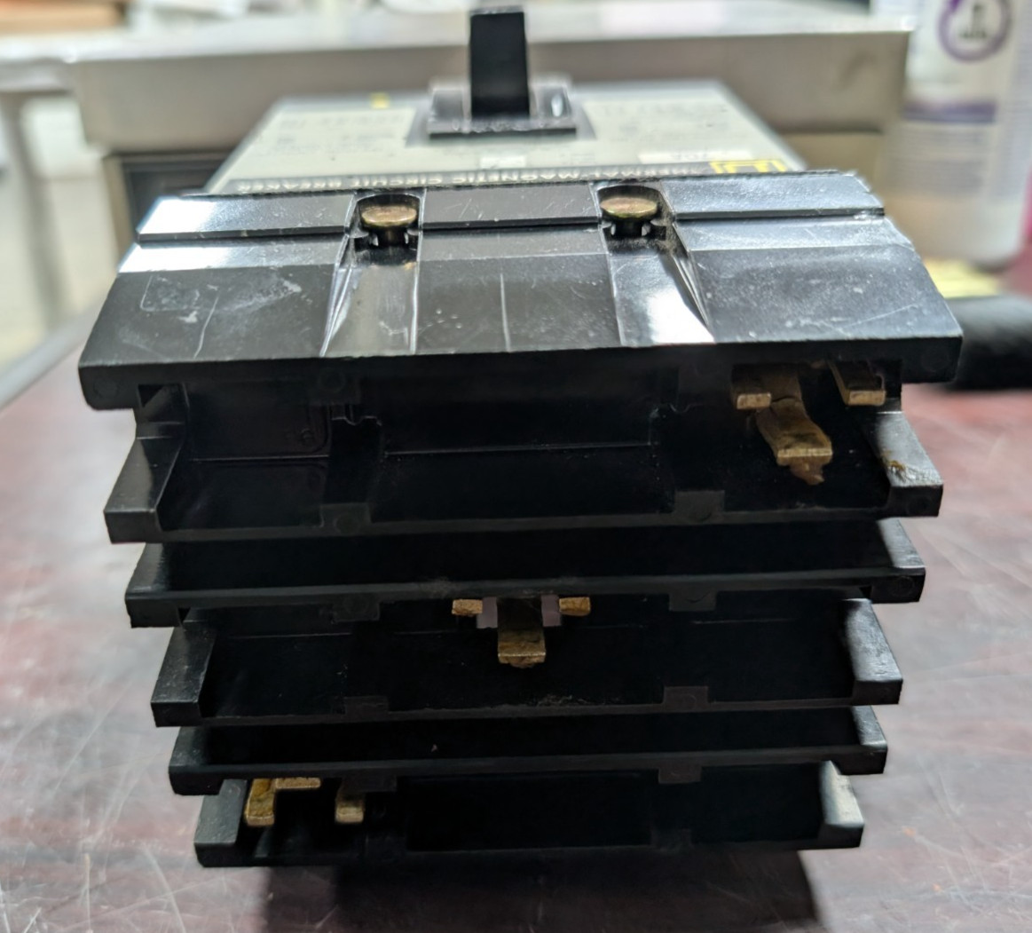 🤪 SQUARE D 70 AMP I-LINE CIRCUIT BREAKER 480 VAC 3 POLE FA34070
