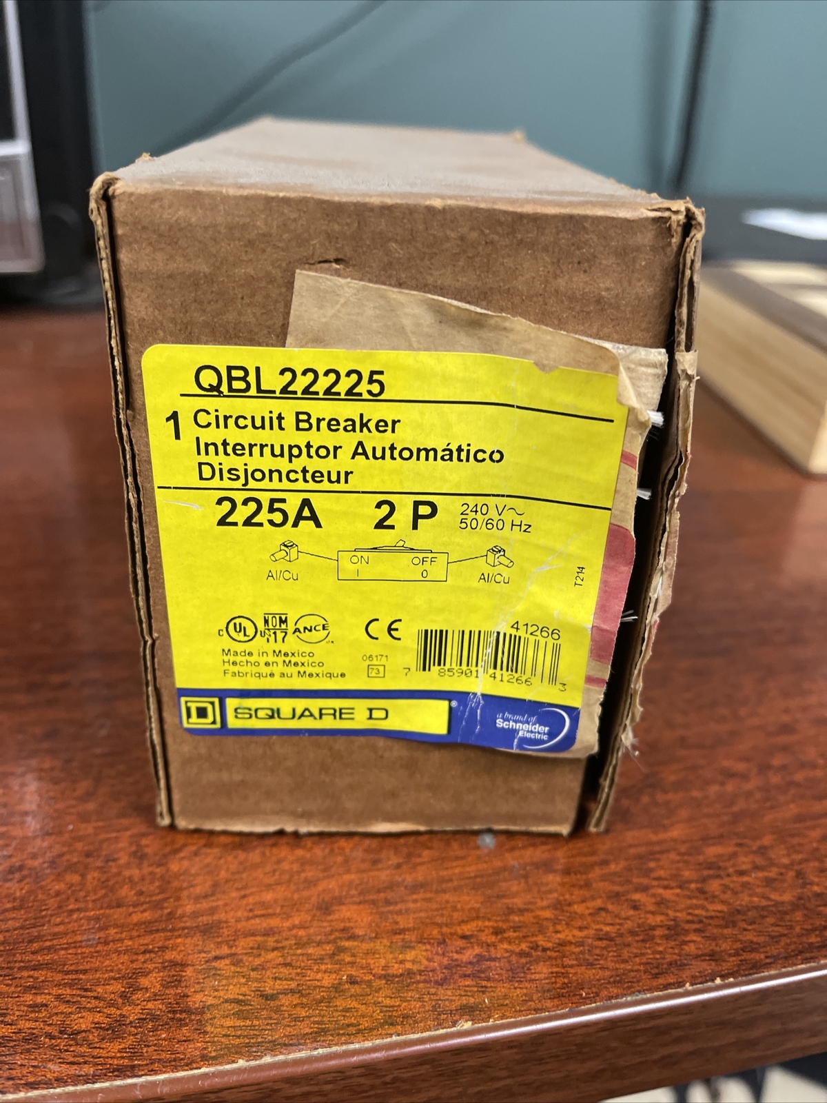 Square D Circuit Breaker 225A 2P 240V | QBL22225 |