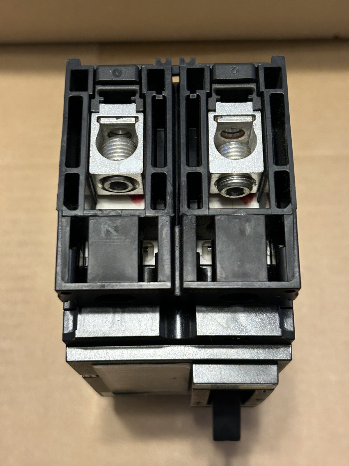 SQUARE D (HDL26020) 20 AMP POWERPACT CIRCUIT BREAKER 600 VAC 2 POLE