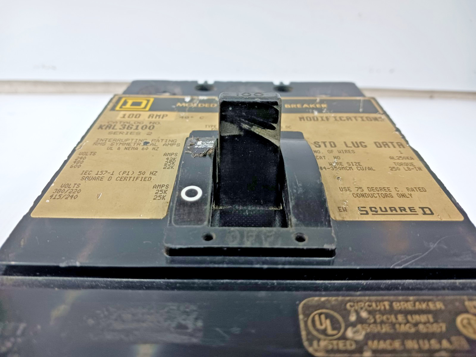 Square D 100 Amp Molded Case Circuit Breaker 3 Pole 600 VAC 25kA KAL36100 (Flaw)