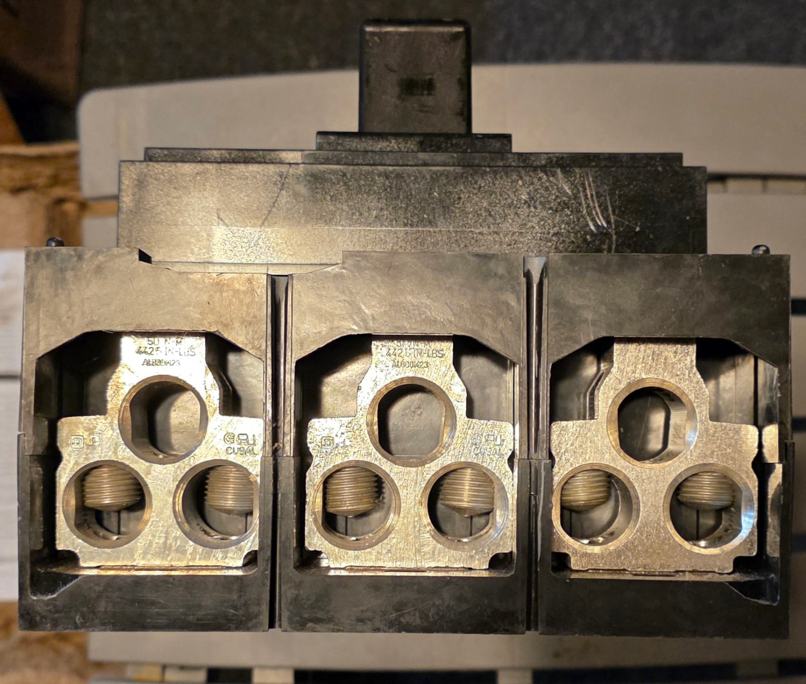 Circuit breaker, PowerPacT M, 400A, 3 pole, 600VAC, 25kA, lugs, ET 1.0, 80%