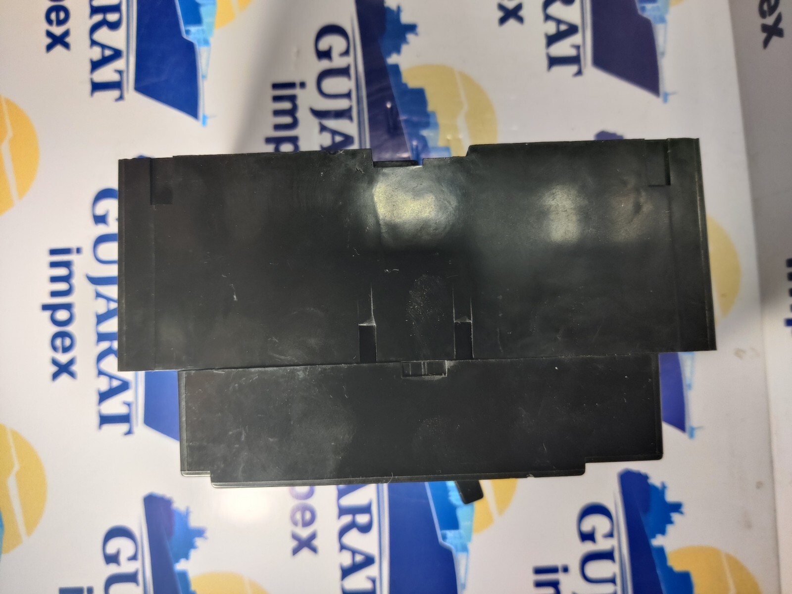 HYUNDAI CIRCUIT BREAKER HO-100BA 40A 3P AC440V 18KA PUSH TO TRIP TESTED OK KOREA