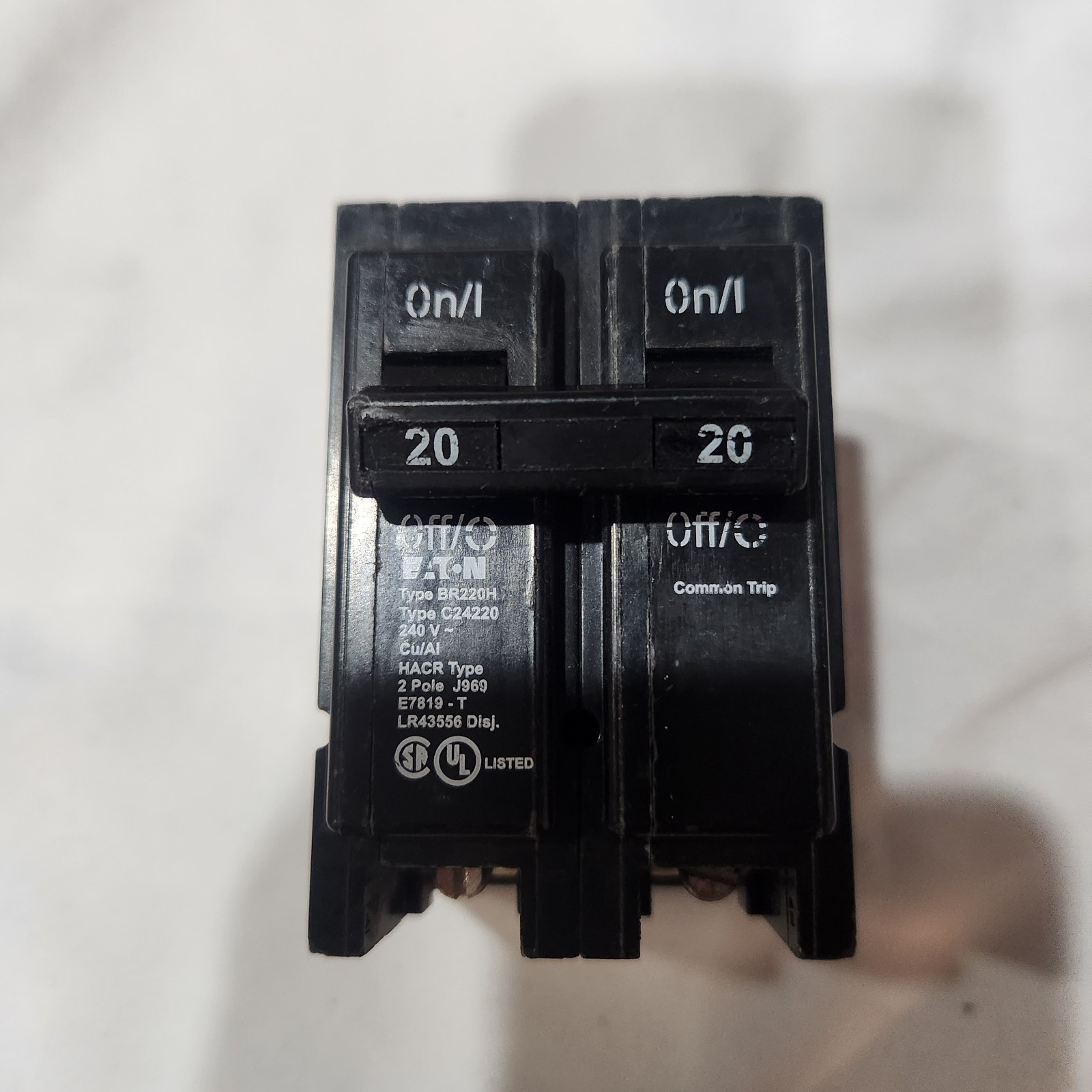 20 Amp 2-Pole Circuit Breaker EATON BR220 BR 120/240 Volts NEW 014
