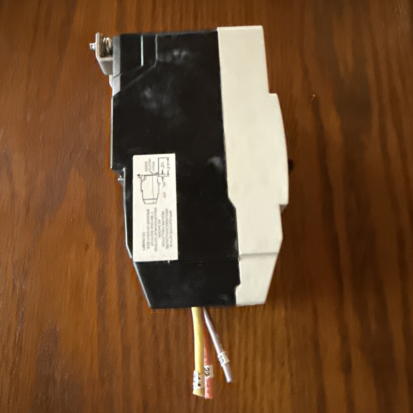 GE TEYH AC 15A Molded Case Breaker – TEYH3015B