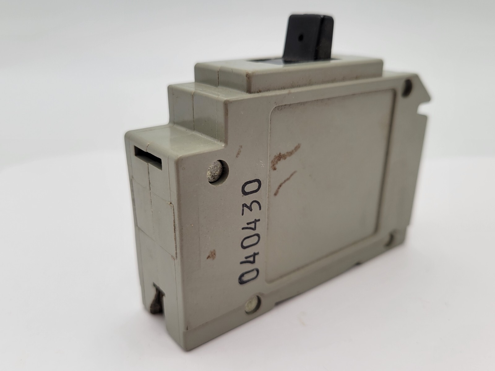 Cutler Hammer 5925-01-244-1756 Plug-In Circuit Breaker 15A 125V 1P Type ALB-1 25