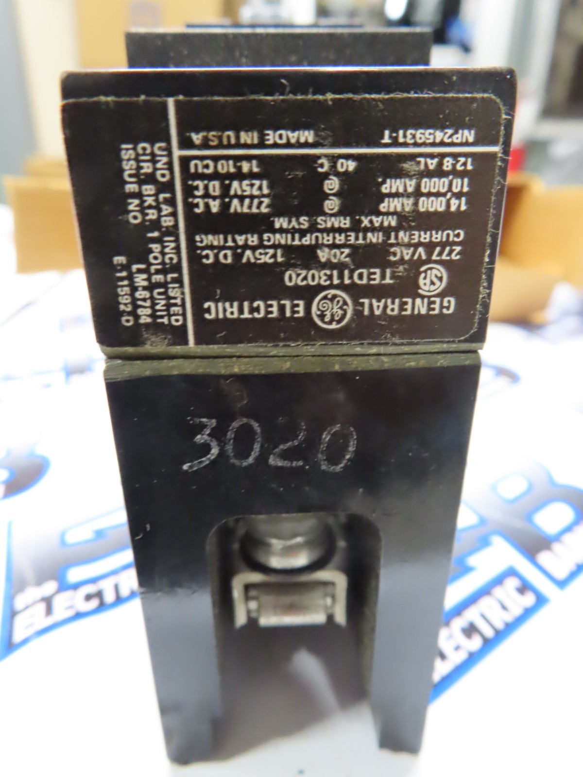 GE TED113020WL Circuit Breaker 20 Amp 277 Volt 1 Pole Black Bolt On 14K -NEW-B