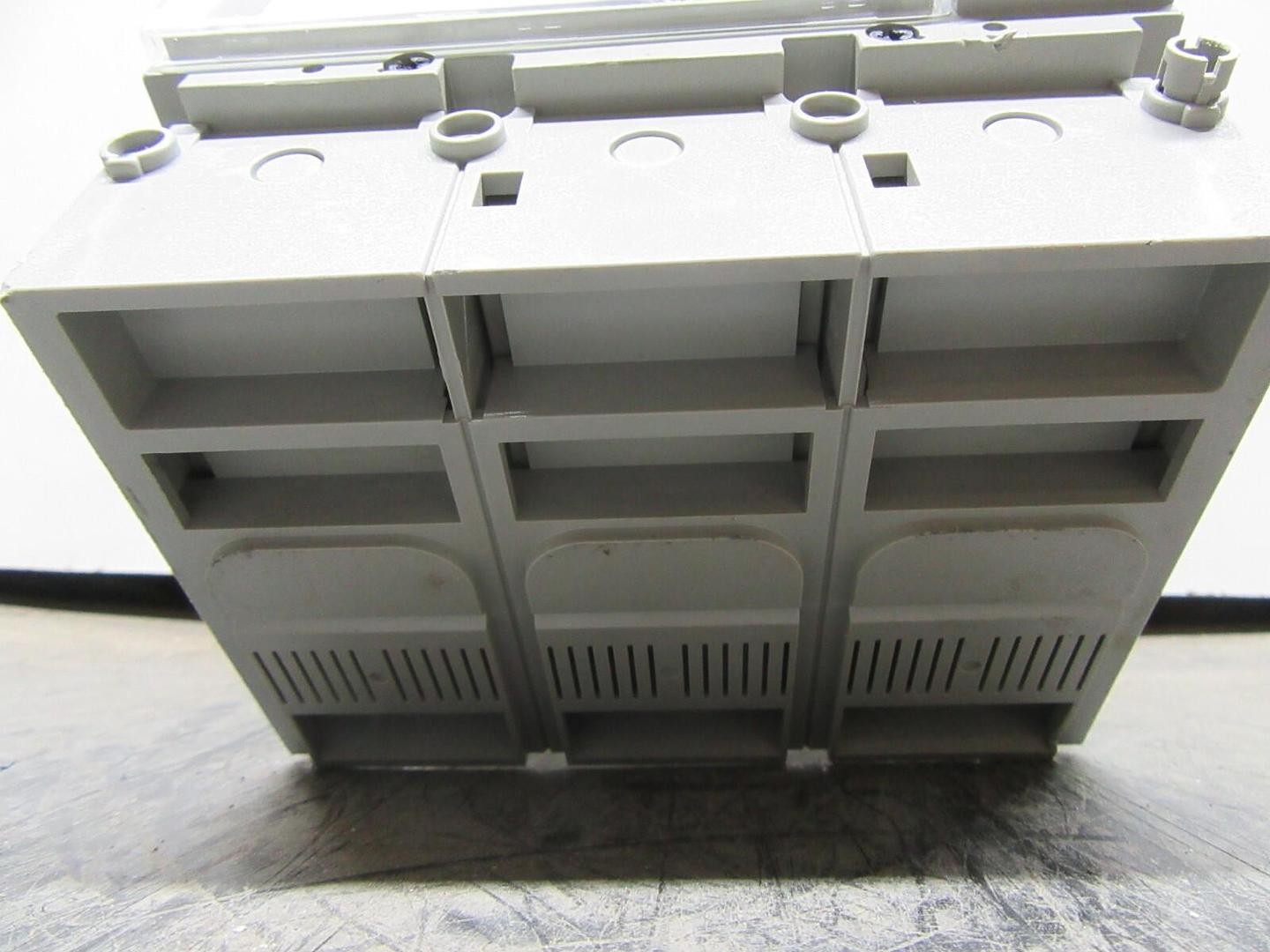MERLIN GERIN COMPACT CIRCUIT BREAKER NSJ600H 240/600 AMP 600 VOLT 3-POLE 3-PHASE