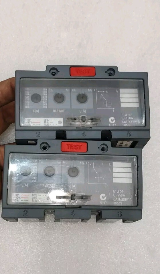 SIEMENS CIRCUIT BREAKER TRIP UNIT 3VT2 3VT9225-6AC00 250A FREE FAST SHIPPING