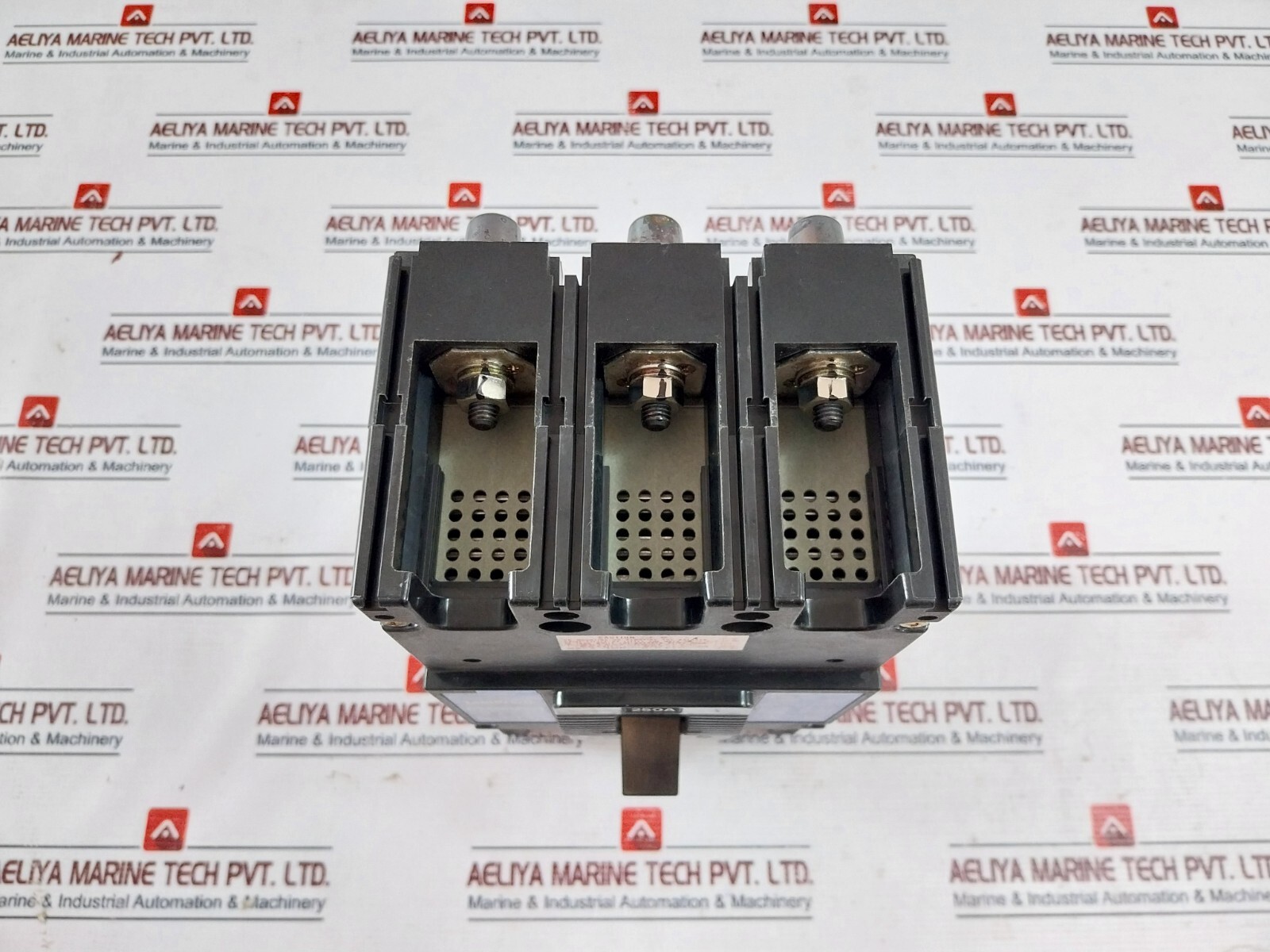 Terasaki Tembreak XS400CS 3-Pole Circuit Breaker 250A Ac690V 50/60Hz