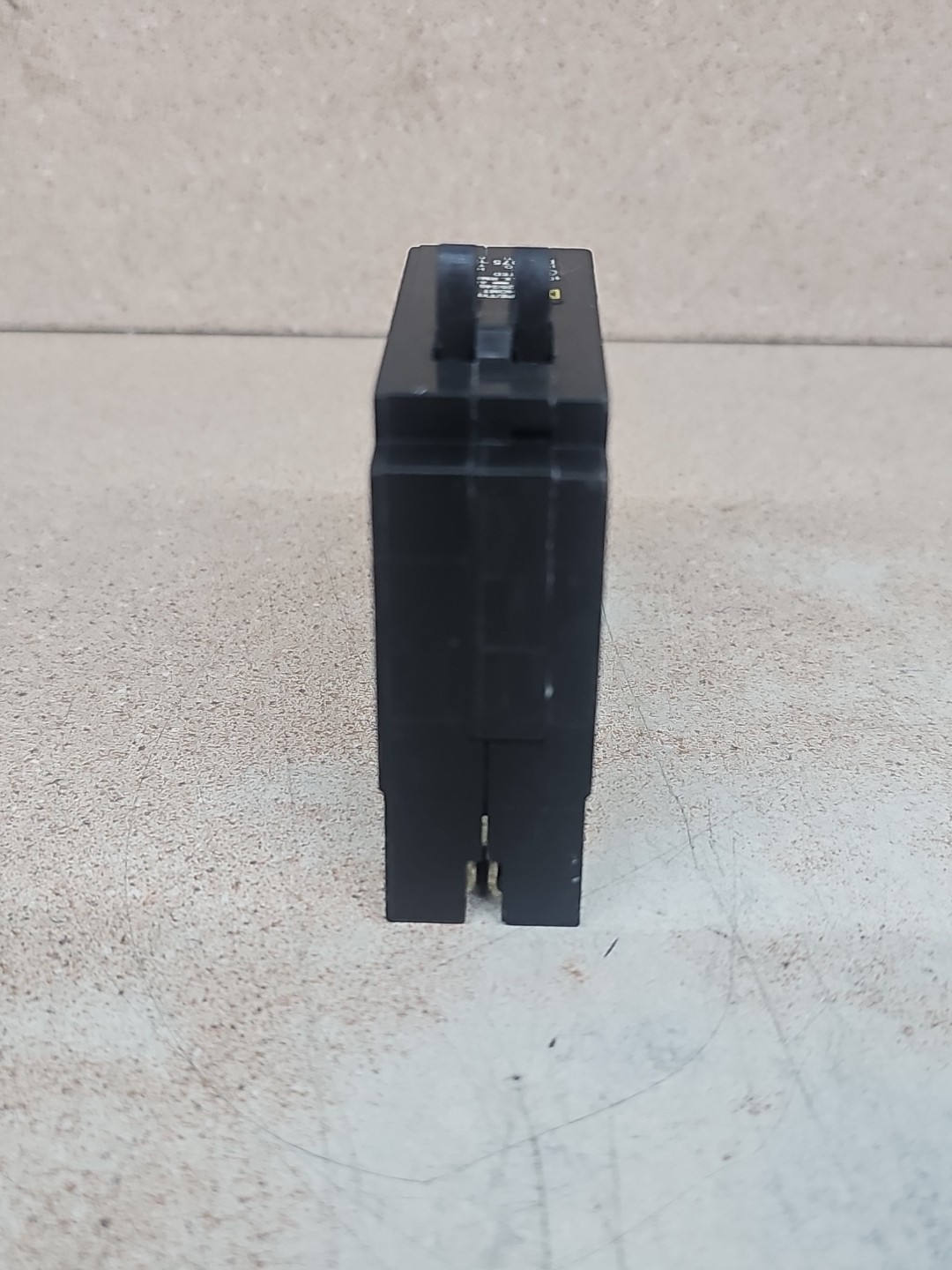 HOMT1520 Square D 15 / 20 Amp Tandem Circuit Breaker W#