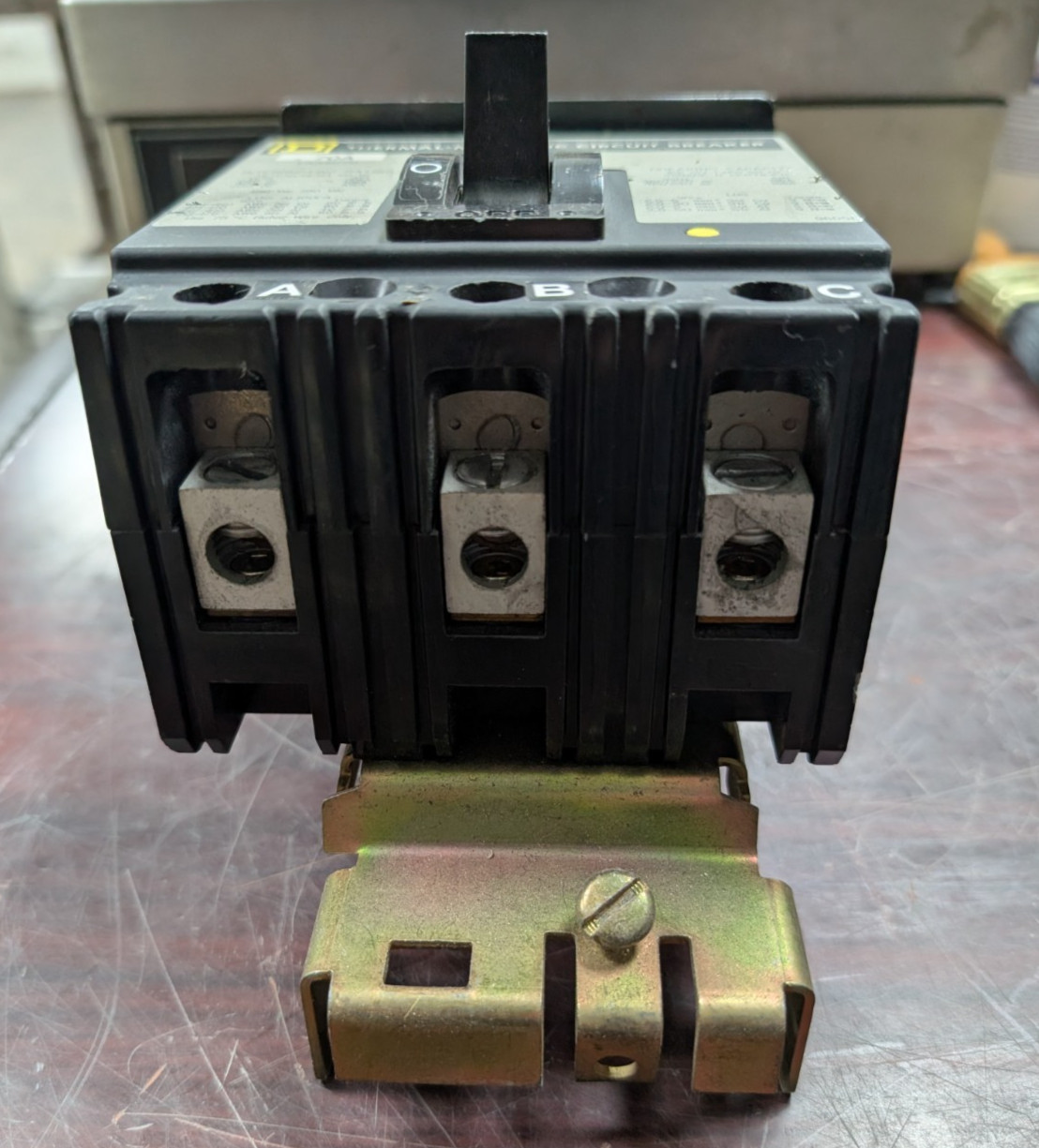 🤪 SQUARE D 70 AMP I-LINE CIRCUIT BREAKER 480 VAC 3 POLE FA34070