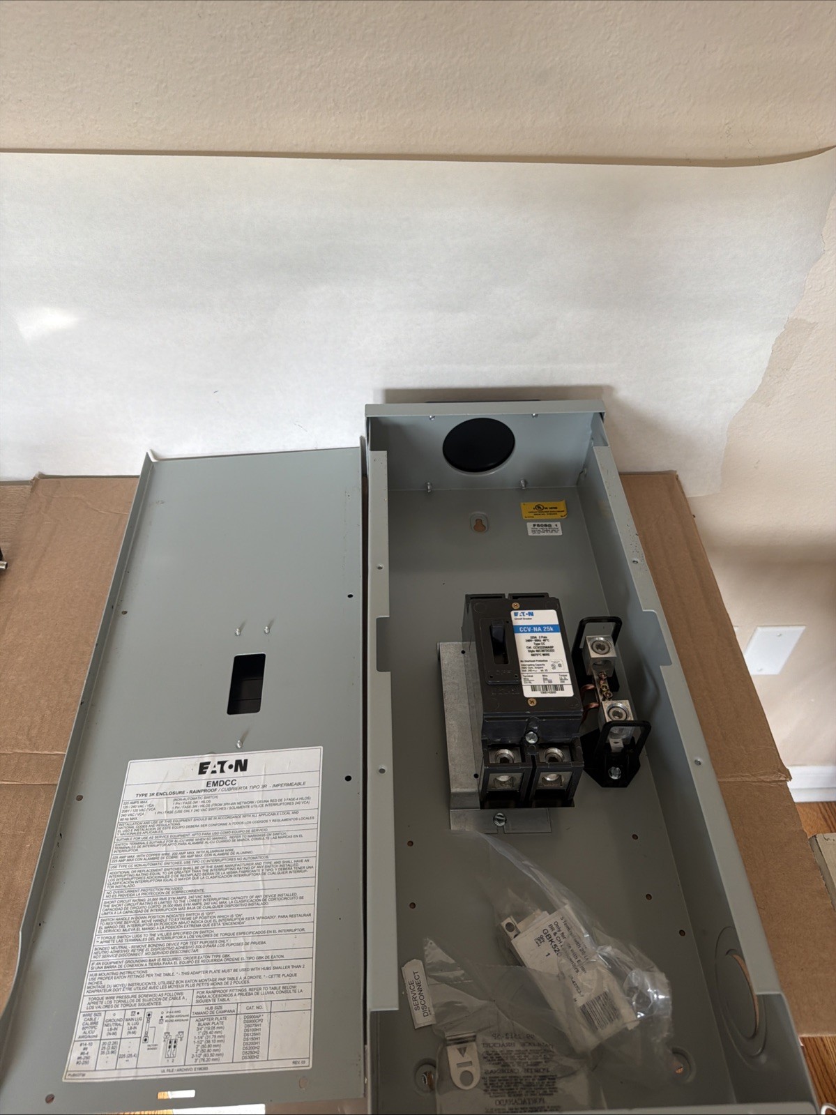 Eaton CCV-NA 25K Breaker Enclosure W/Breaker 200A 240V 25kA 60Hz NEMA 3R