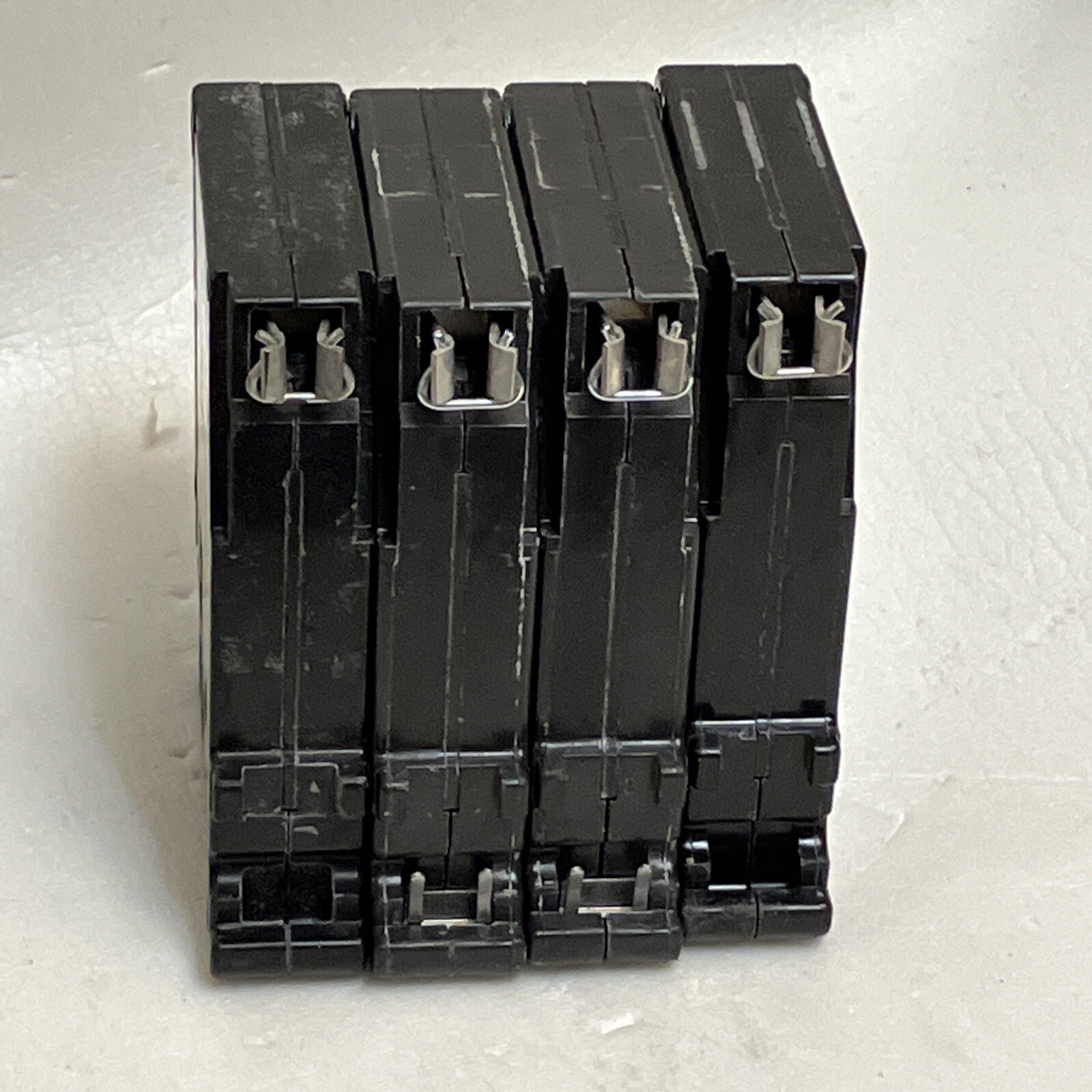 Eaton CHT2020 Circuit Breaker Twin TANDEM (Two 1 pole) CH2020 Used