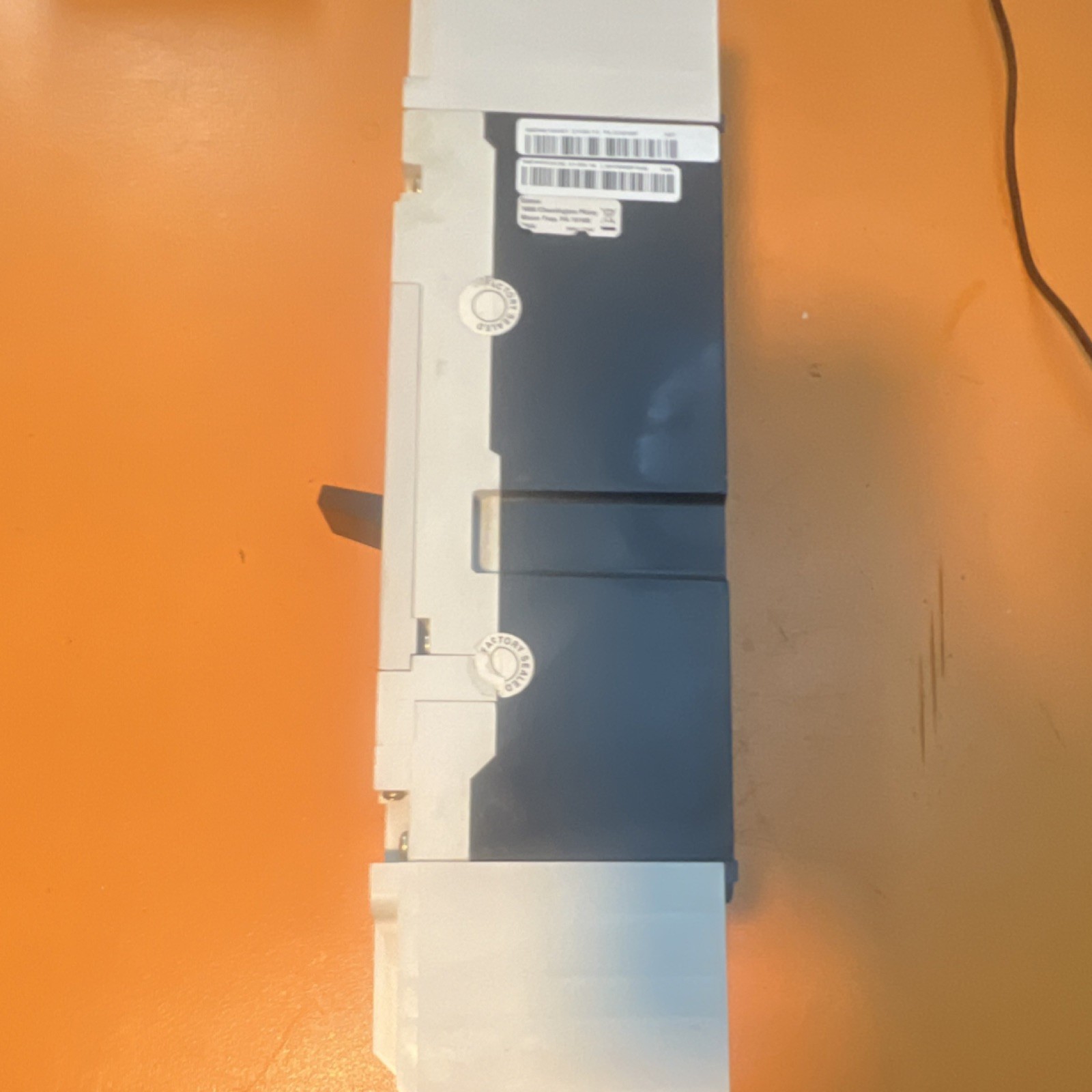 Eaton LGH3630NN 630A 600V 3-Pole Circuit Breaker Frame On/Off Box Lugs