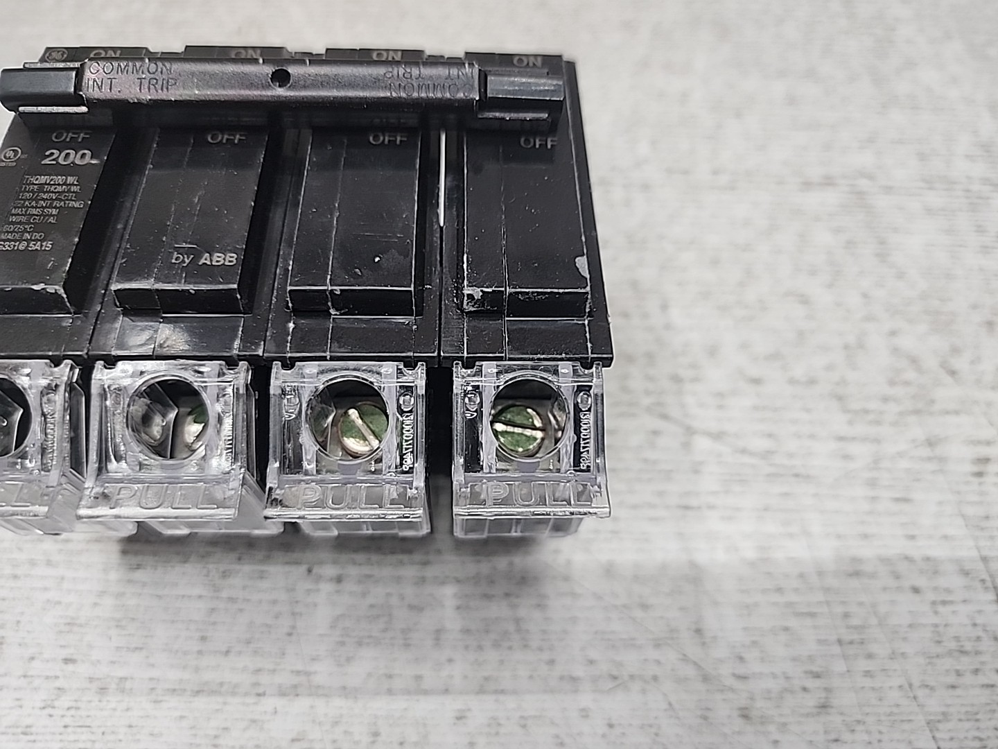 GE THQMV200WL 200 Amp 120/240 Volt 2-Pole Plug-In Mount  Main Circuit Breaker