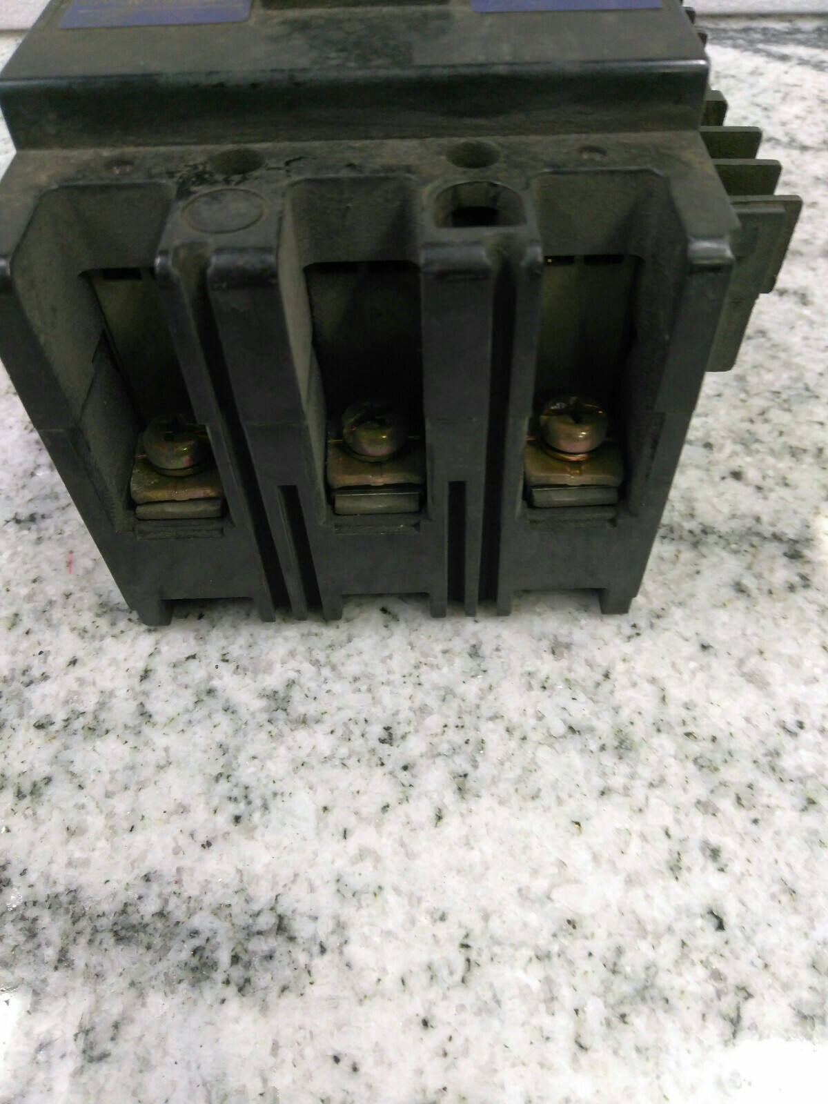 Mitsubishi Motor Breaker, MB30-SS, 16Amp, 3 Pole, 500VAC / AUXILIARY (22DB2