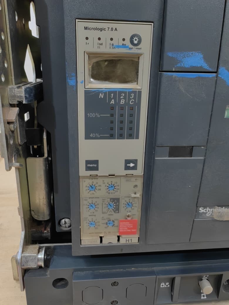 SCHNEIDER MASTERPACT | NW20H1 | NW20 H1 | MICROLOGIC 7.0A, 2000A | TESTED OKAY