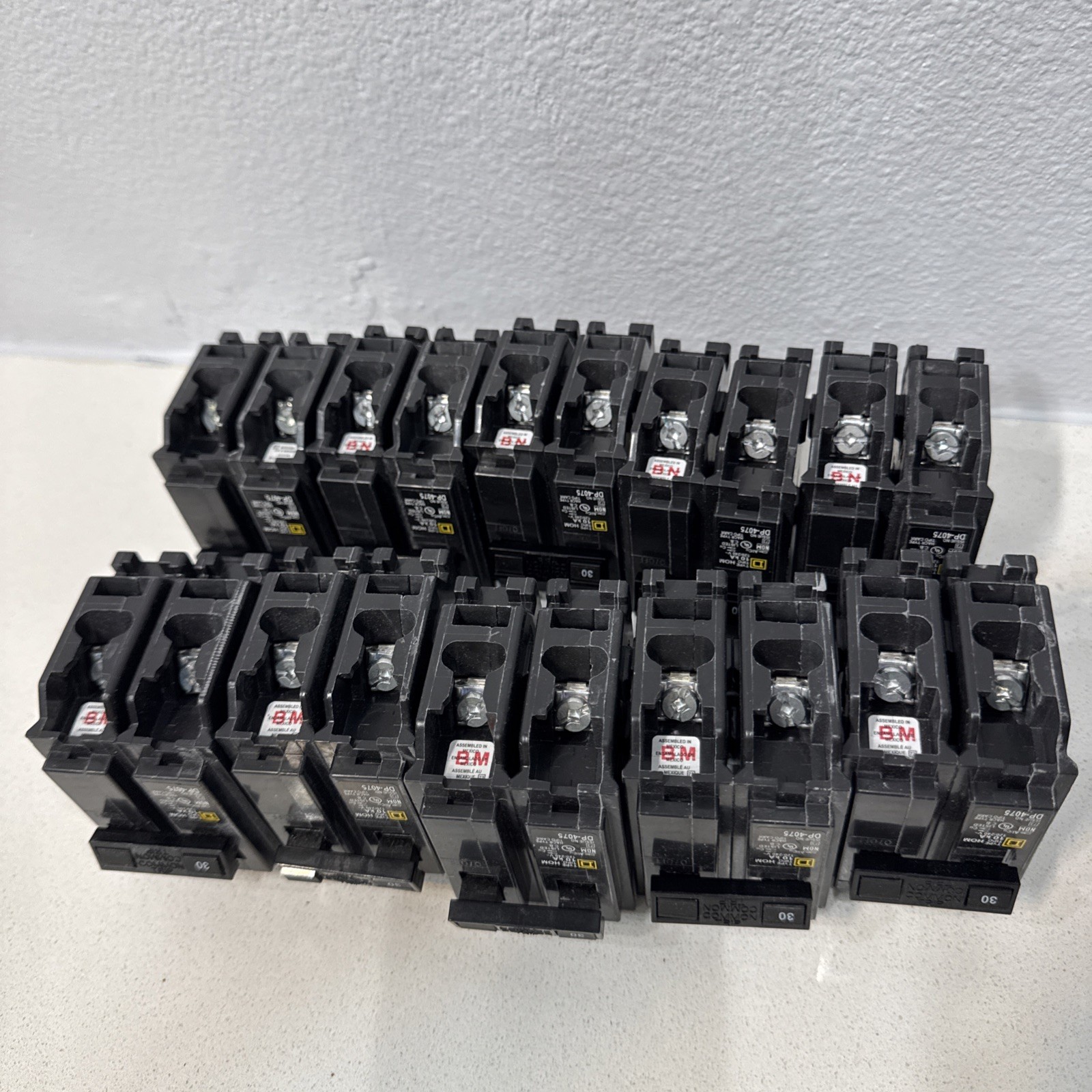 Square D HOM230 Plug-In Circuit Breaker 2-Pole 30-Amp 120/240v