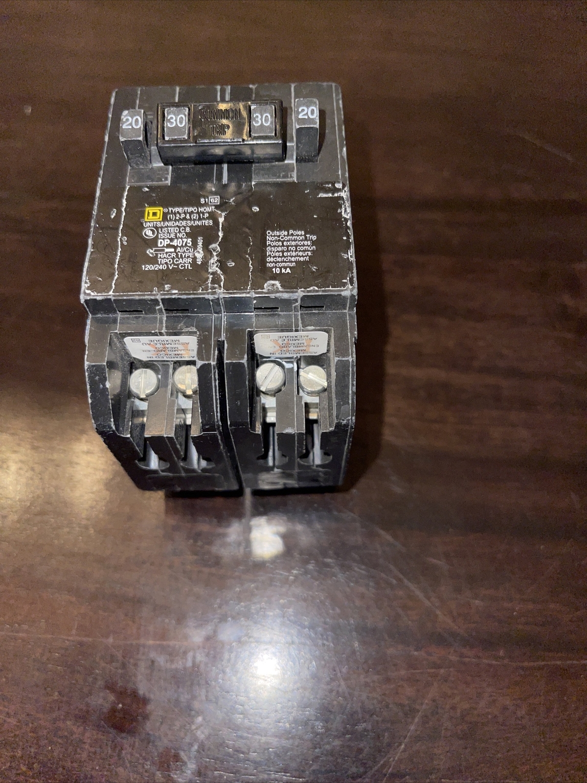Square D HOMT2020230CP 20A Miniature Circuit Breaker